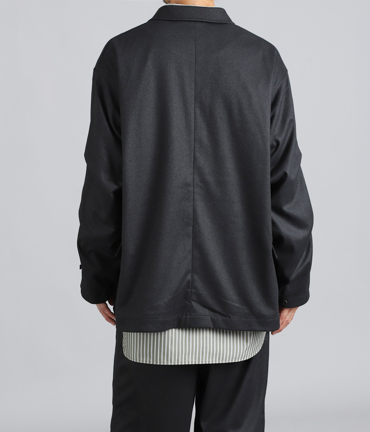 model（175cm / 60kg）B85 W75 H92 着用サイズ：M