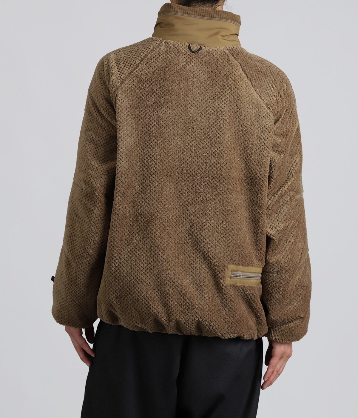 model（175cm / 60kg）B85 W75 H92 着用サイズ：M