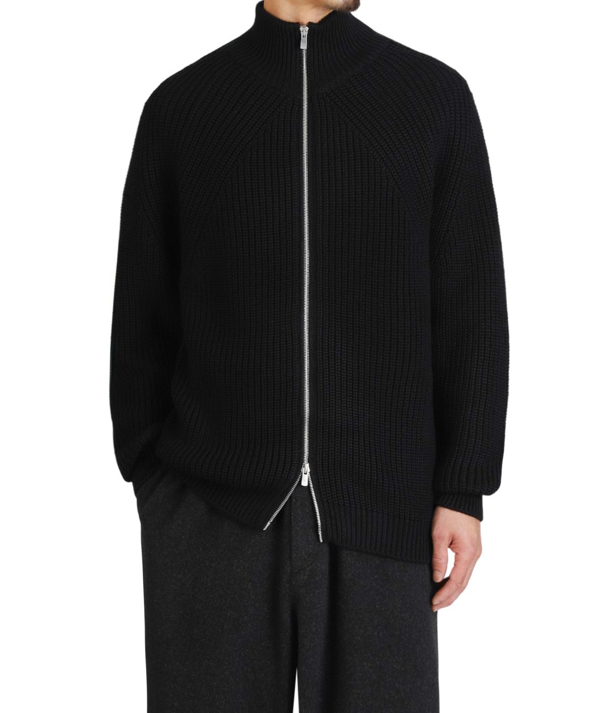 model（175cm / 60kg）B85 W75 H92 着用サイズ：2