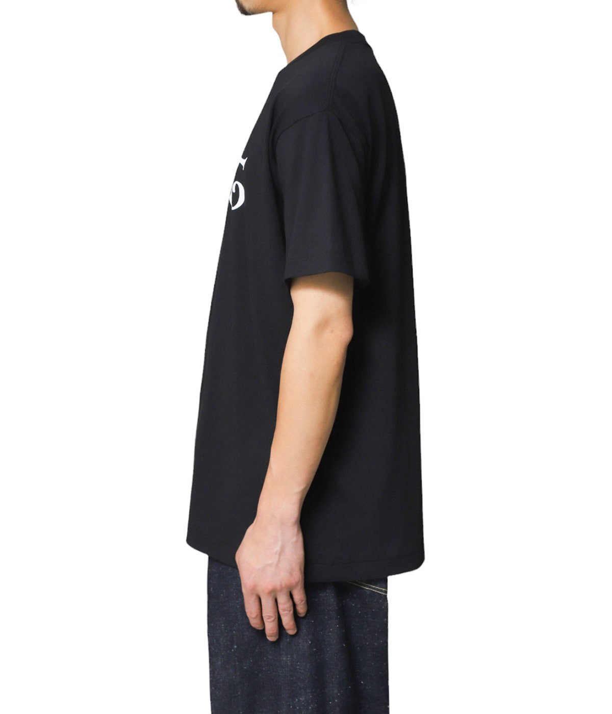 model（175cm / 60kg）B85 W75 H92 着用サイズ：M