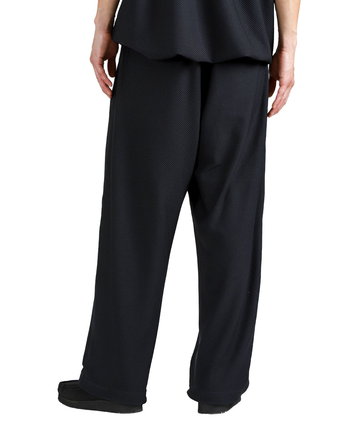 model（175cm / 60kg）B85 W75 H92 着用サイズ：M