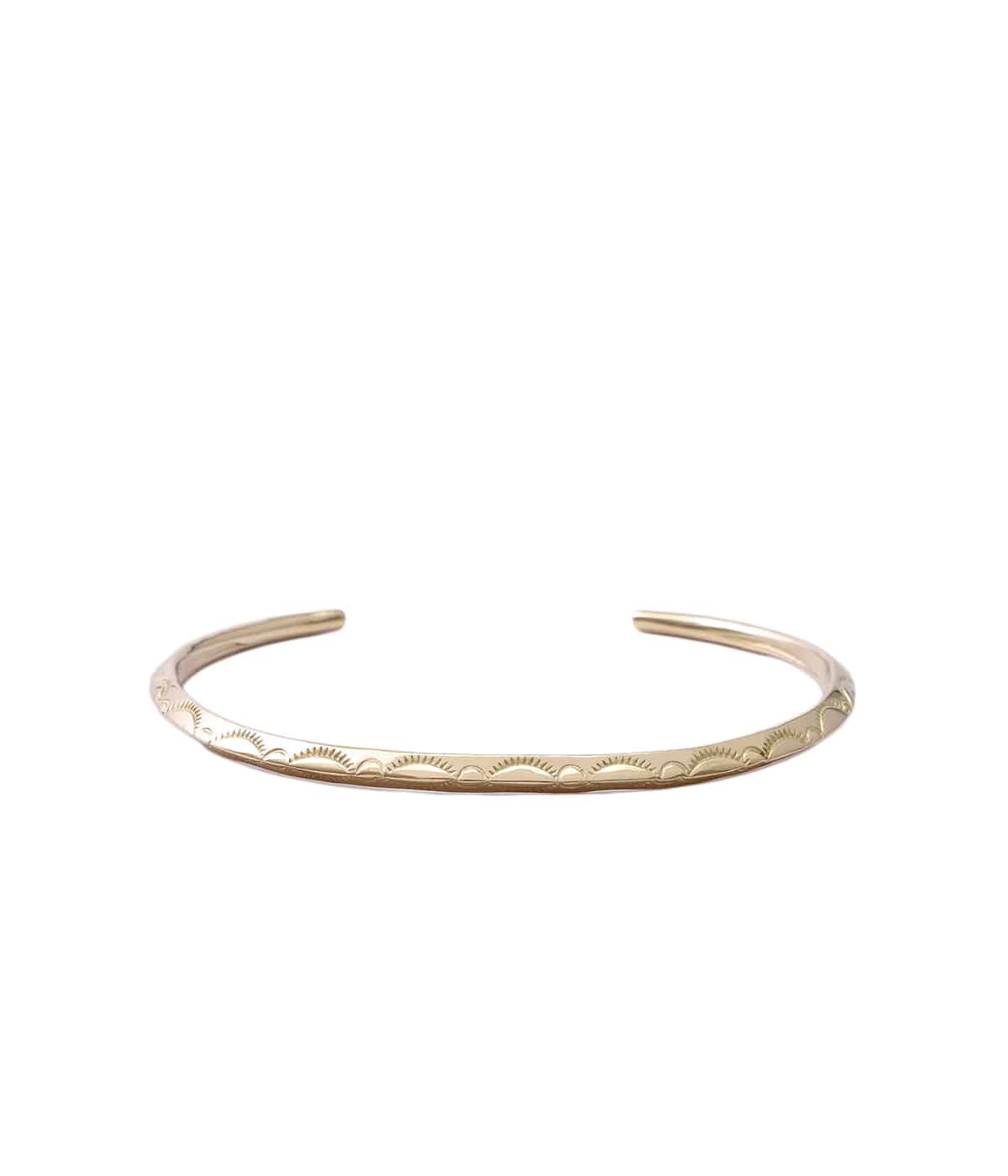 EXTRA THIN TRIANGLE BANGLE -LEAF- 18K | LARRY SMITH(ラリースミス 