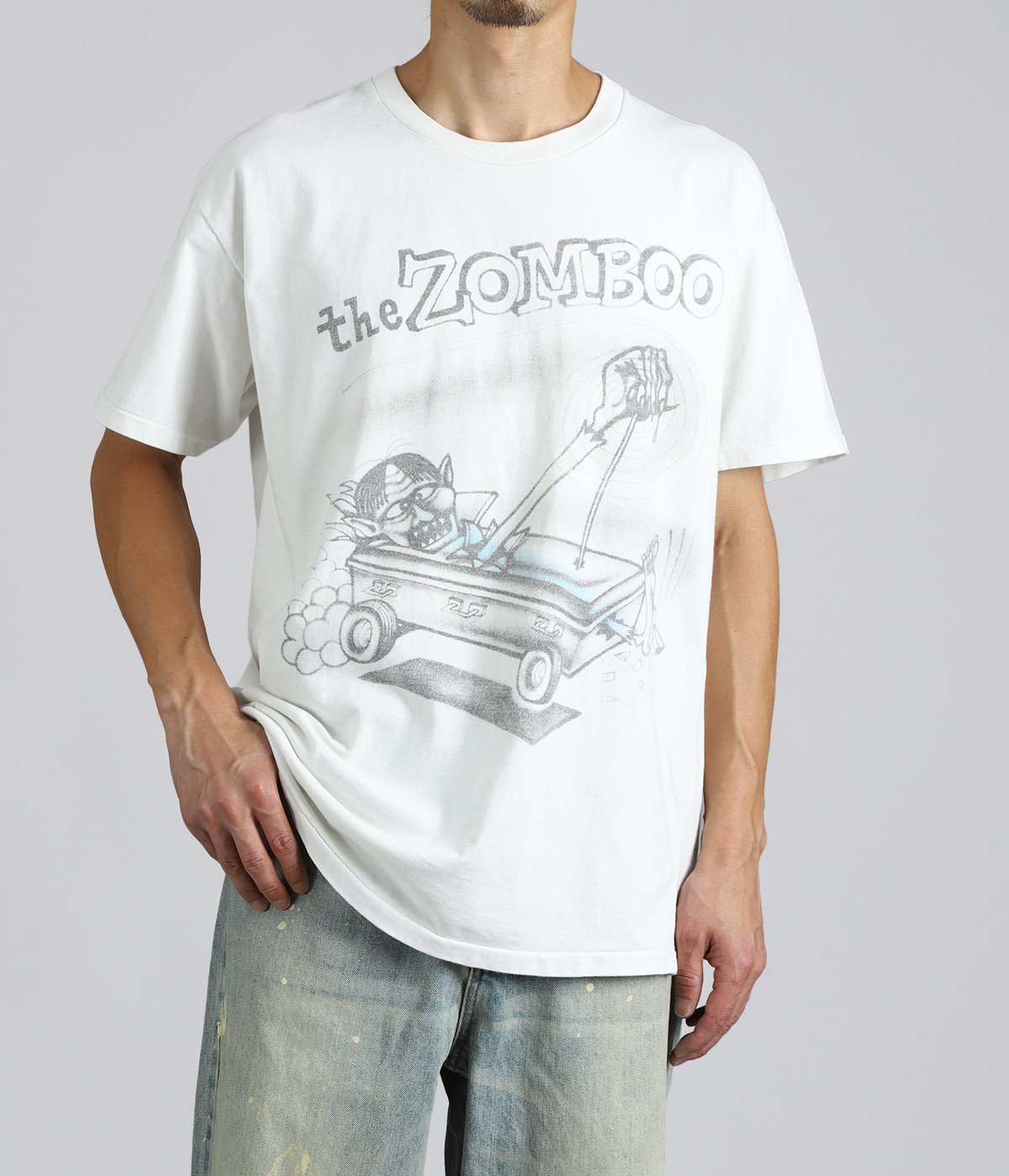 model（175cm / 60kg）B85 W75 H92 着用サイズ：L