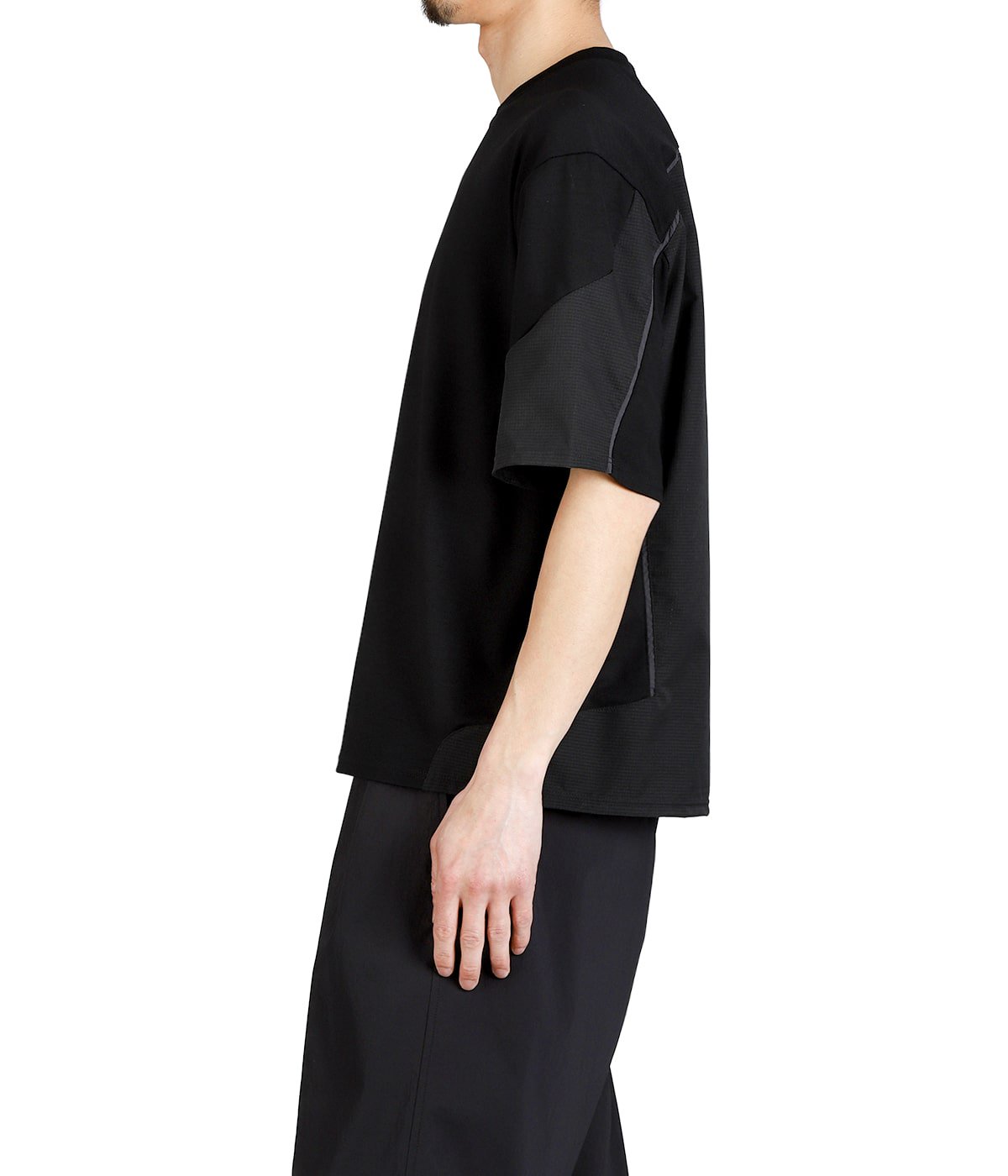 model（175cm / 60kg）B85 W75 H92 着用サイズ：2