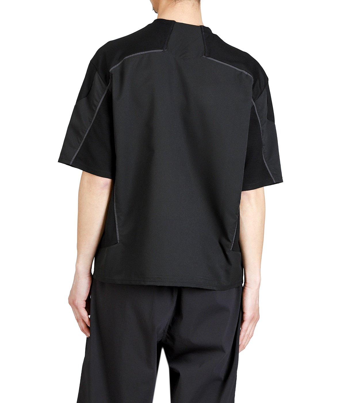 model（175cm / 60kg）B85 W75 H92 着用サイズ：2