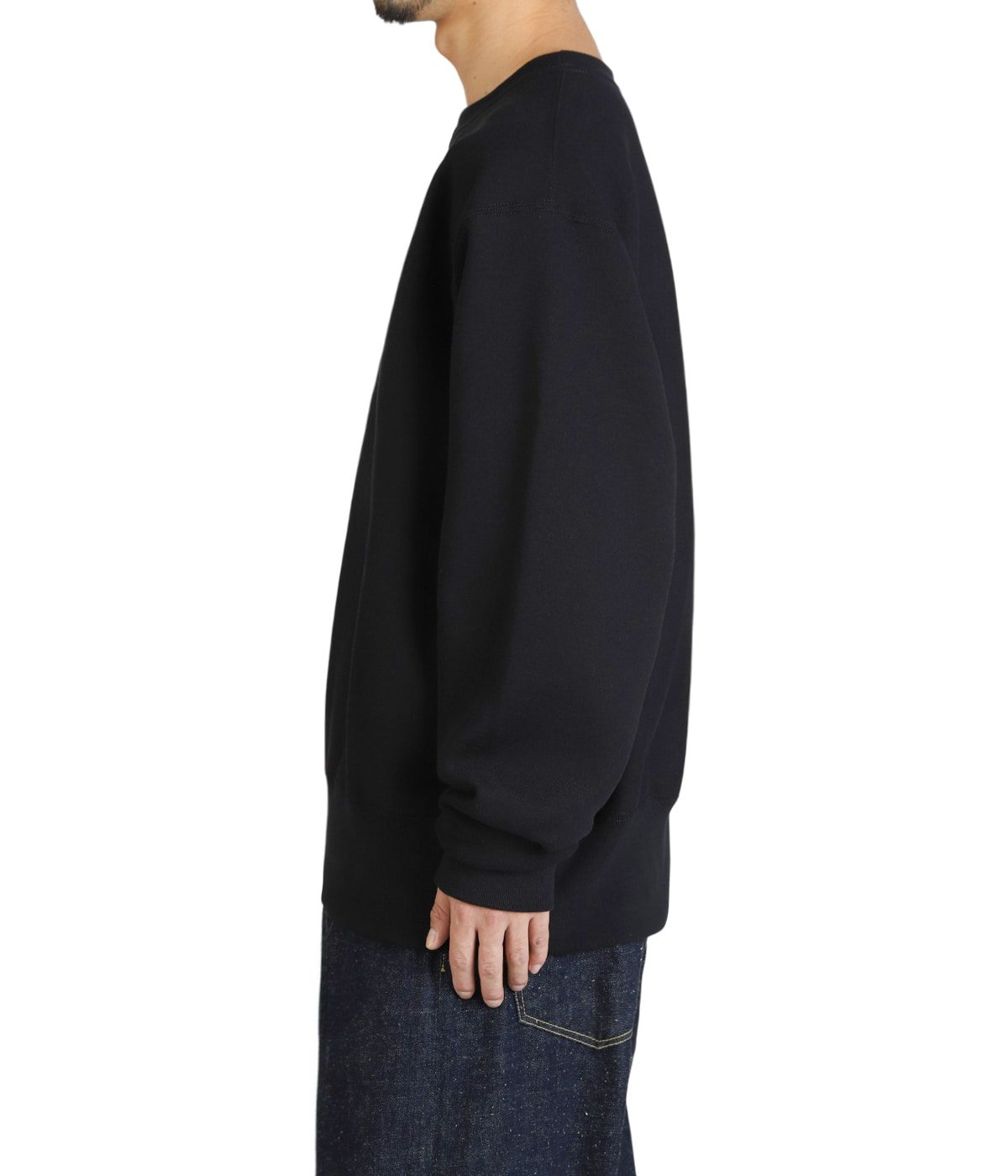 model（184cm / 63kg）B85 W80 H102 着用サイズ：XL