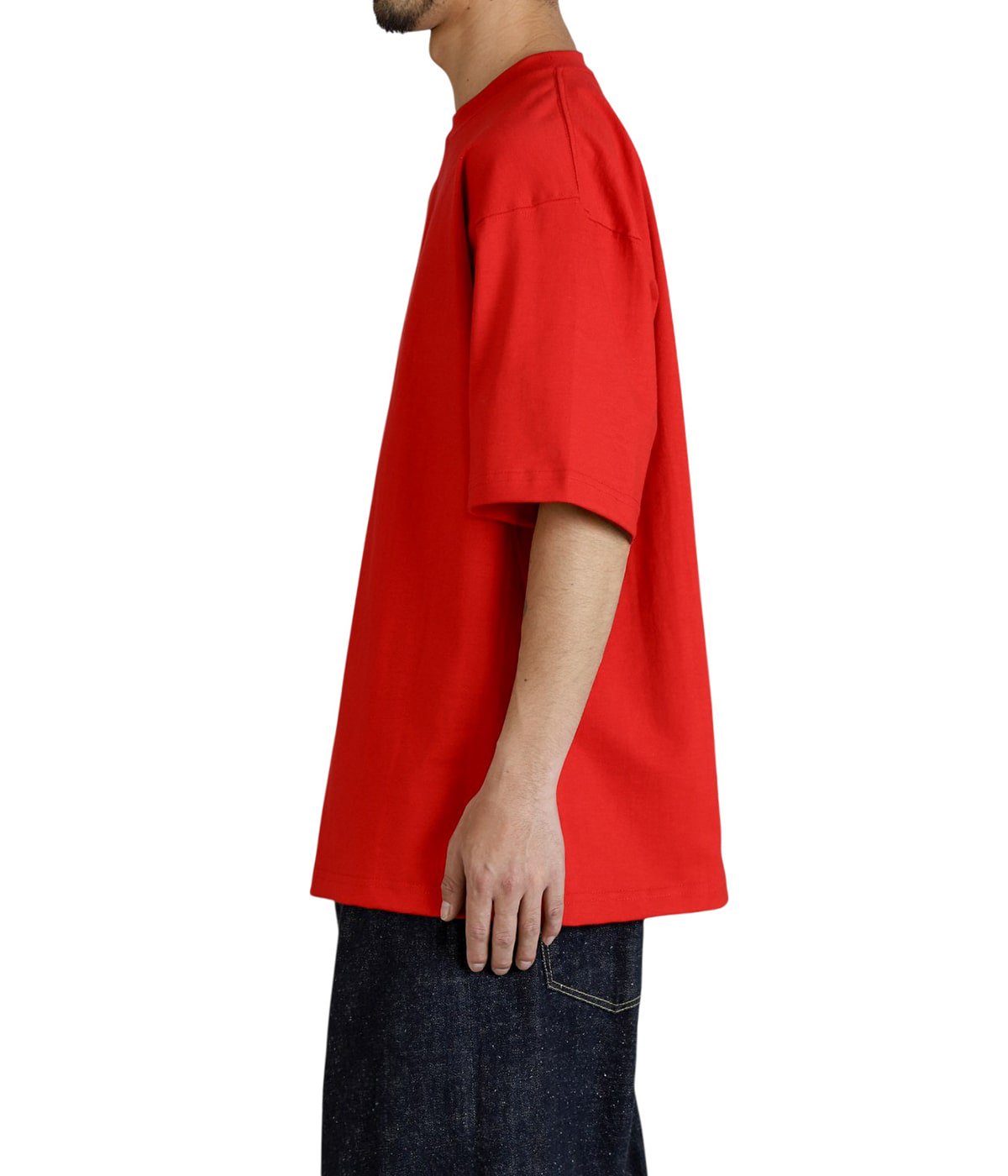 model（184cm / 63kg）B85 W80 H102 着用サイズ：XL
