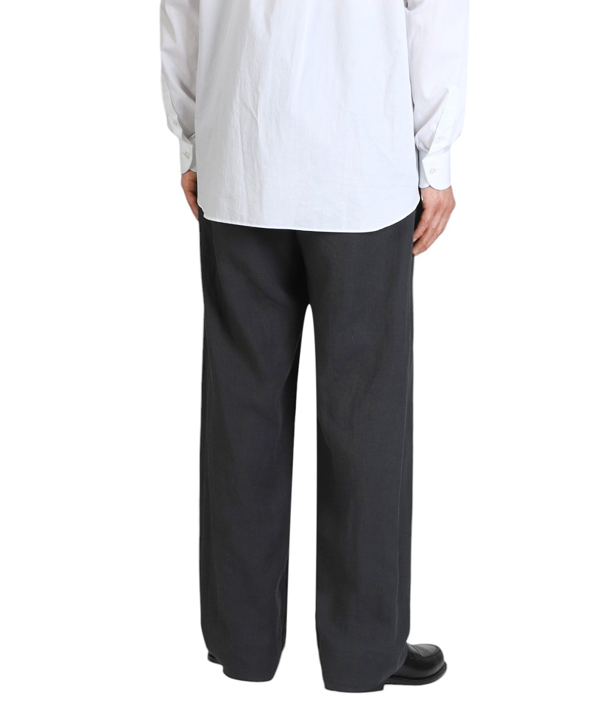 model(175cm / 60kg)B85 W75 H92 着用サイズ：46