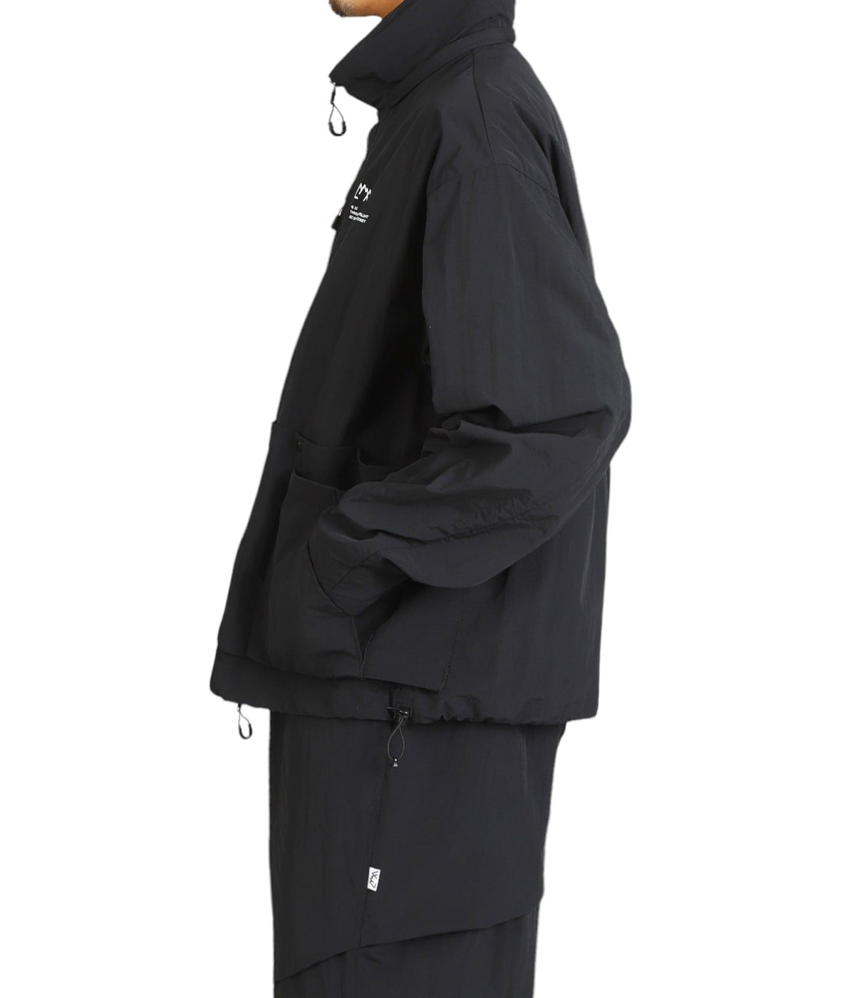 model（175cm / 60kg）B85 W75 H92 着用サイズ：L