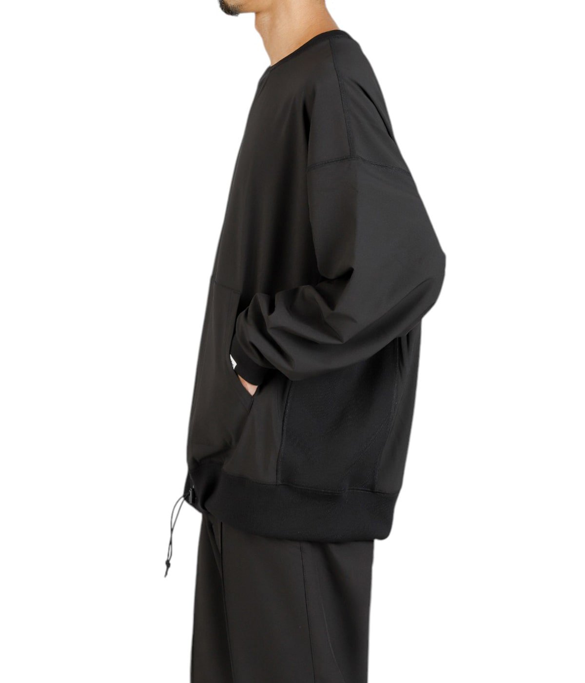 model（175cm / 60kg）B85 W75 H92 着用サイズ：L