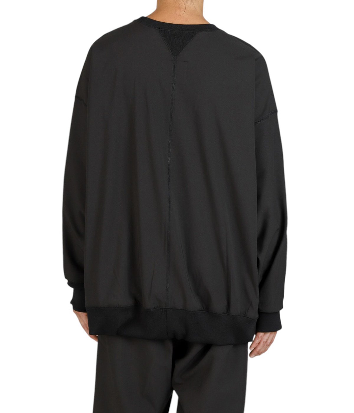 model（175cm / 60kg）B85 W75 H92 着用サイズ：L