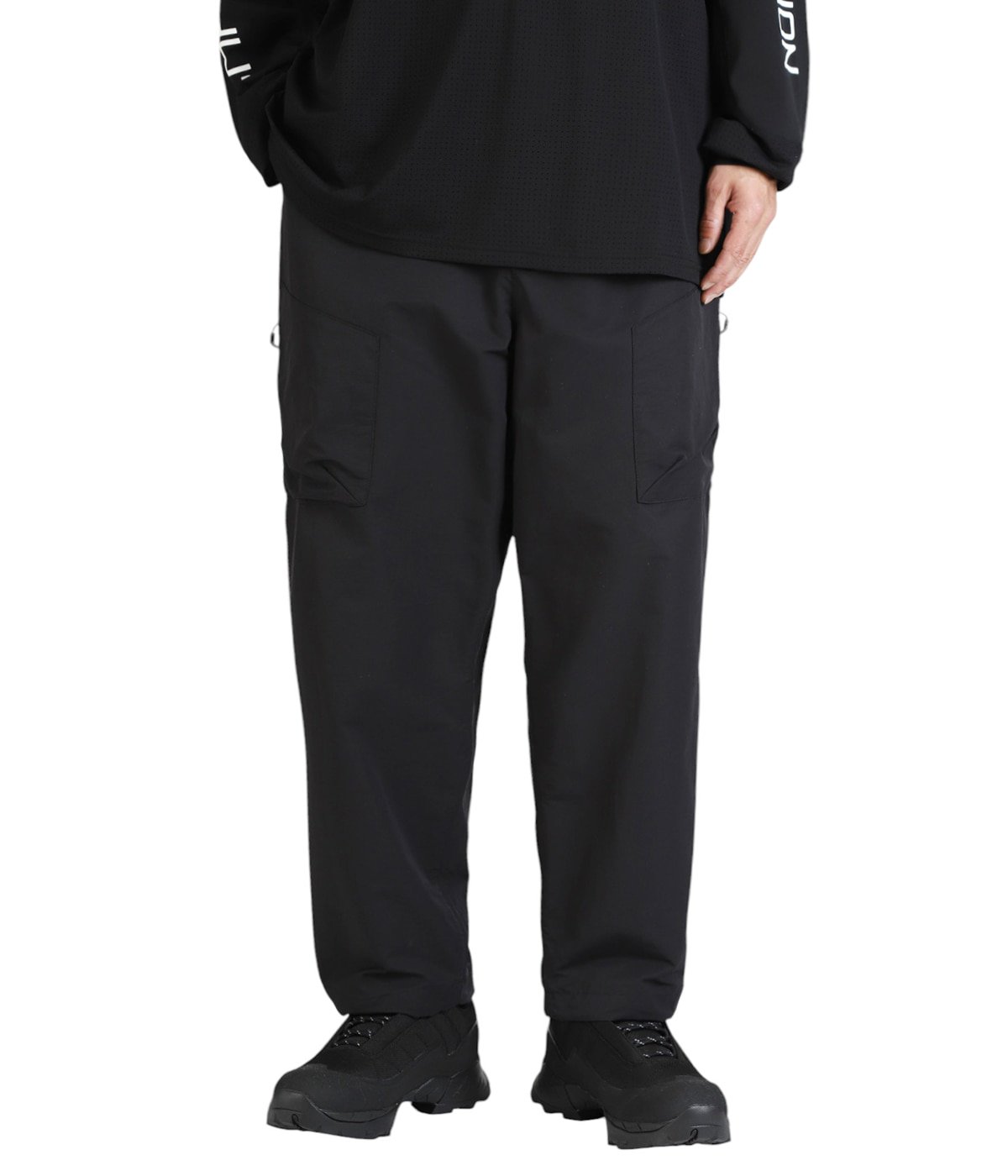 model（175cm / 60kg）B85 W75 H92 着用サイズ：L