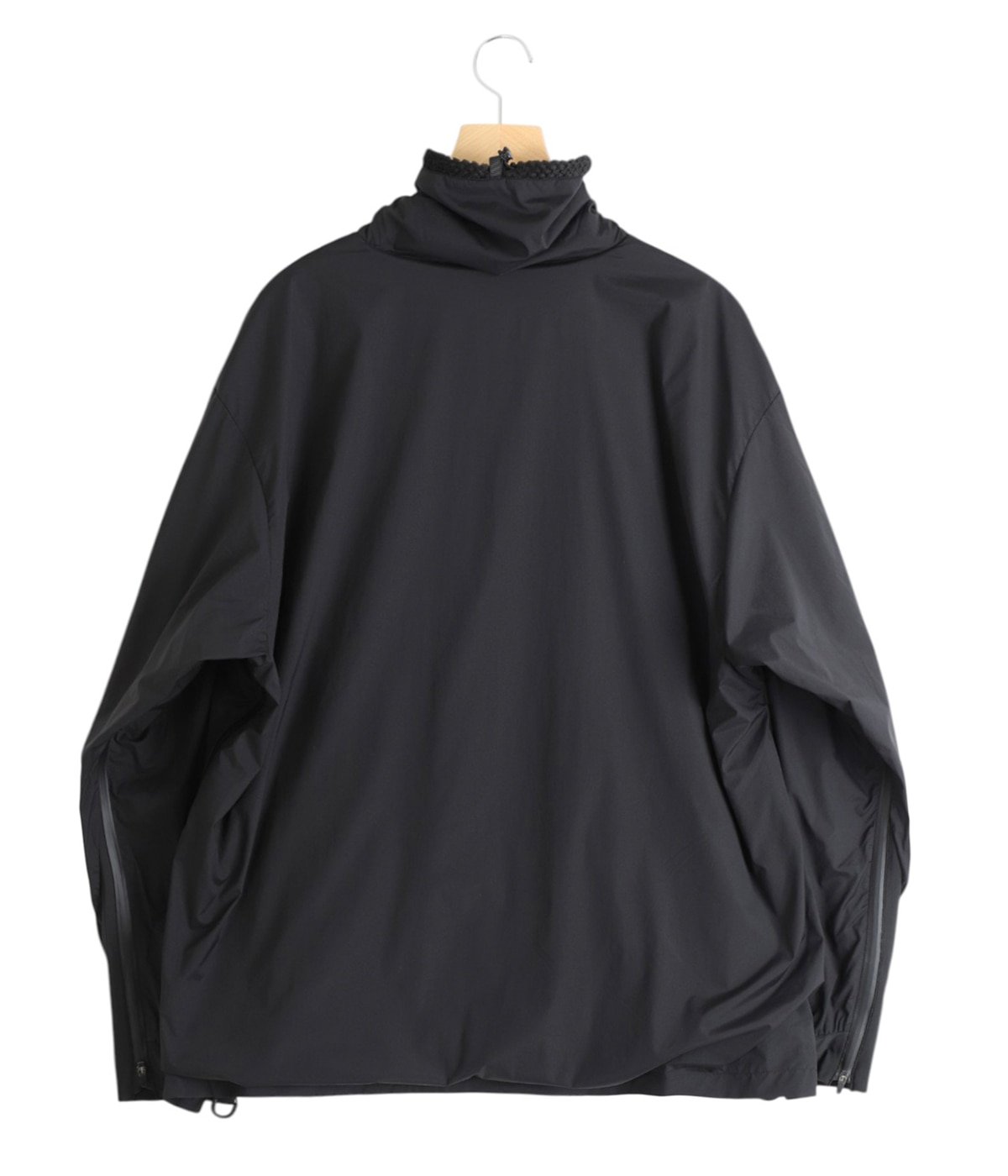 CMF2602-C01-blk-02.jpg
