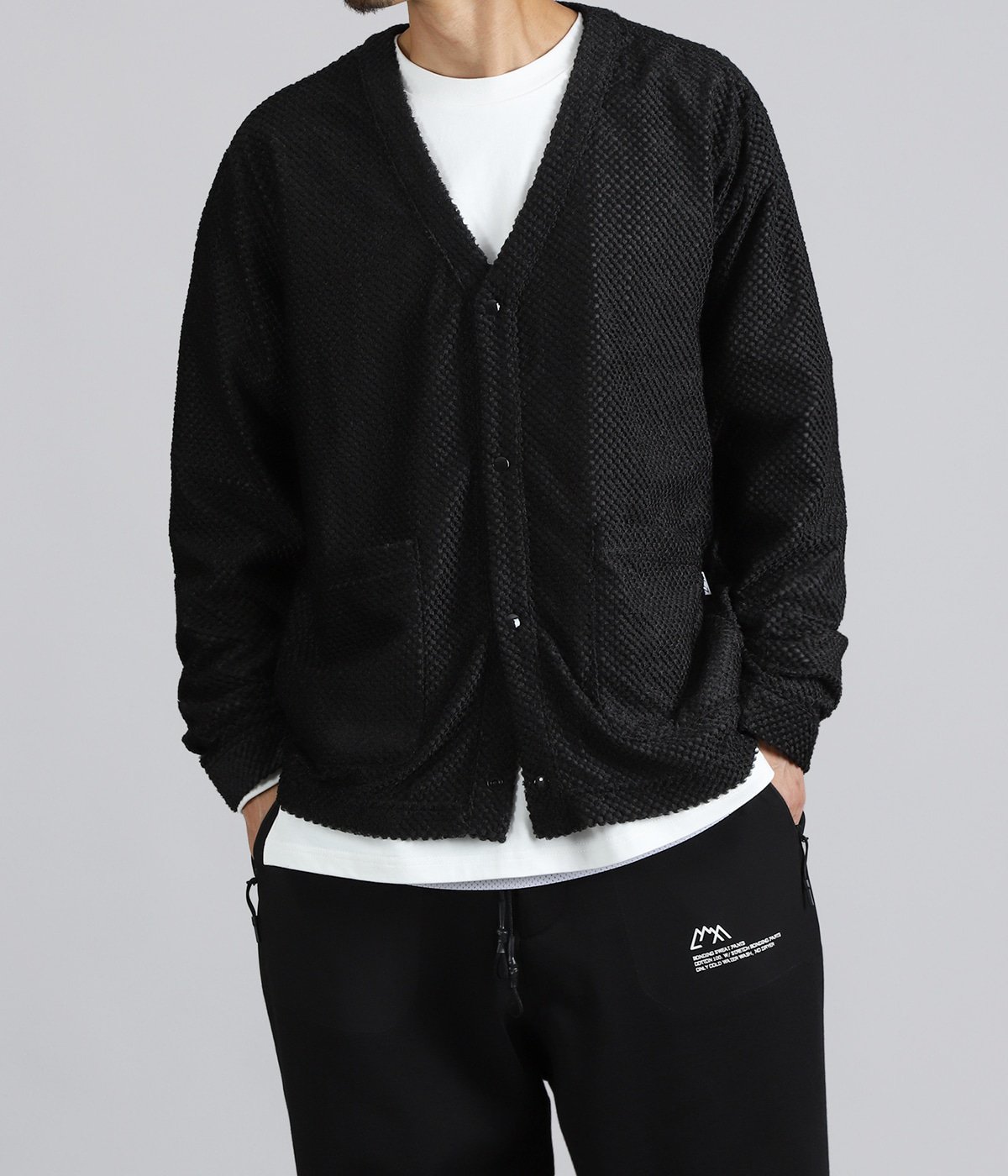 model（175cm / 60kg）B85 W75 H92 着用サイズ：L