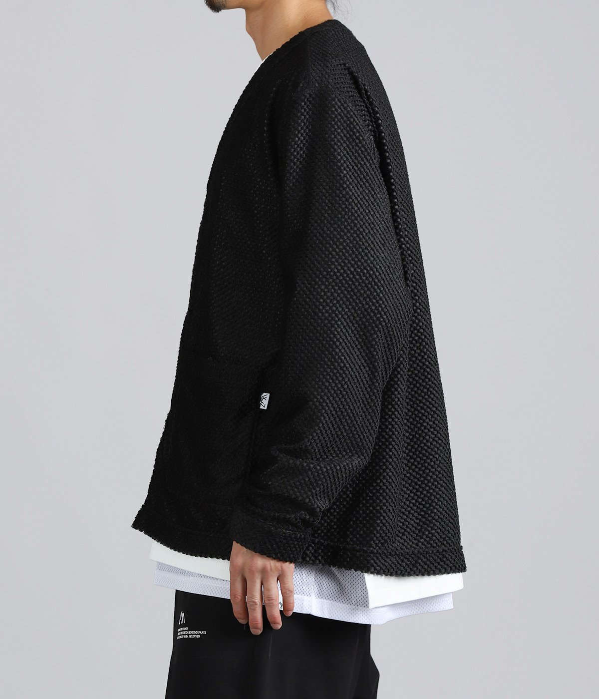 model（175cm / 60kg）B85 W75 H92 着用サイズ：L