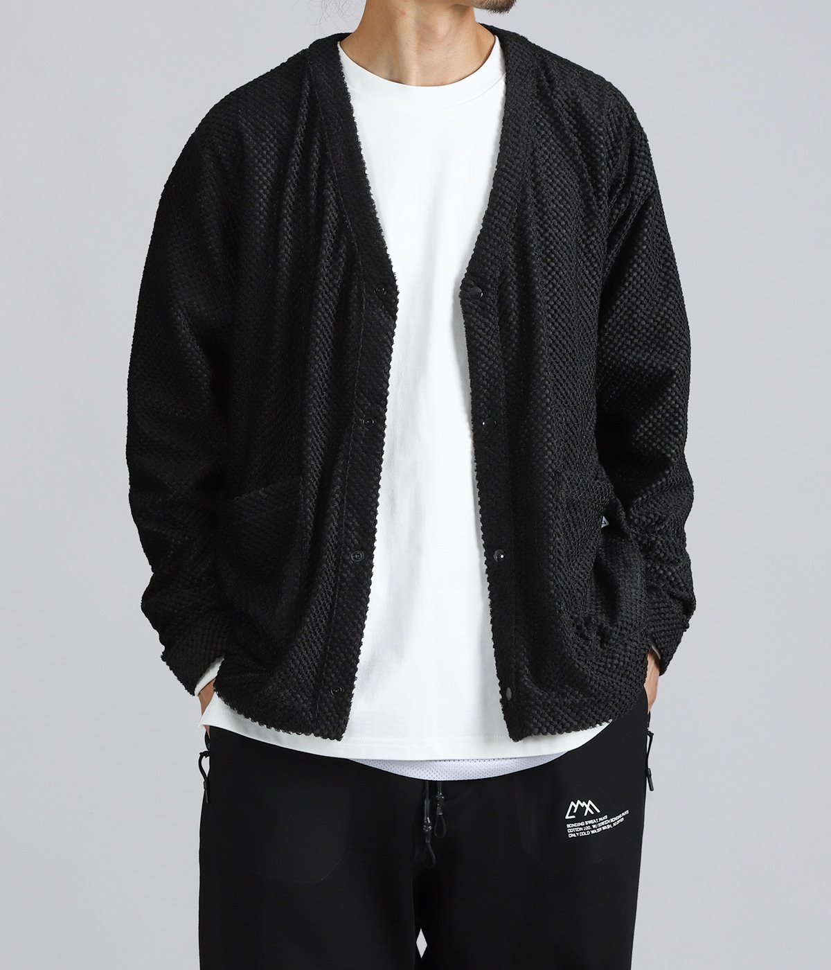model（175cm / 60kg）B85 W75 H92 着用サイズ：L