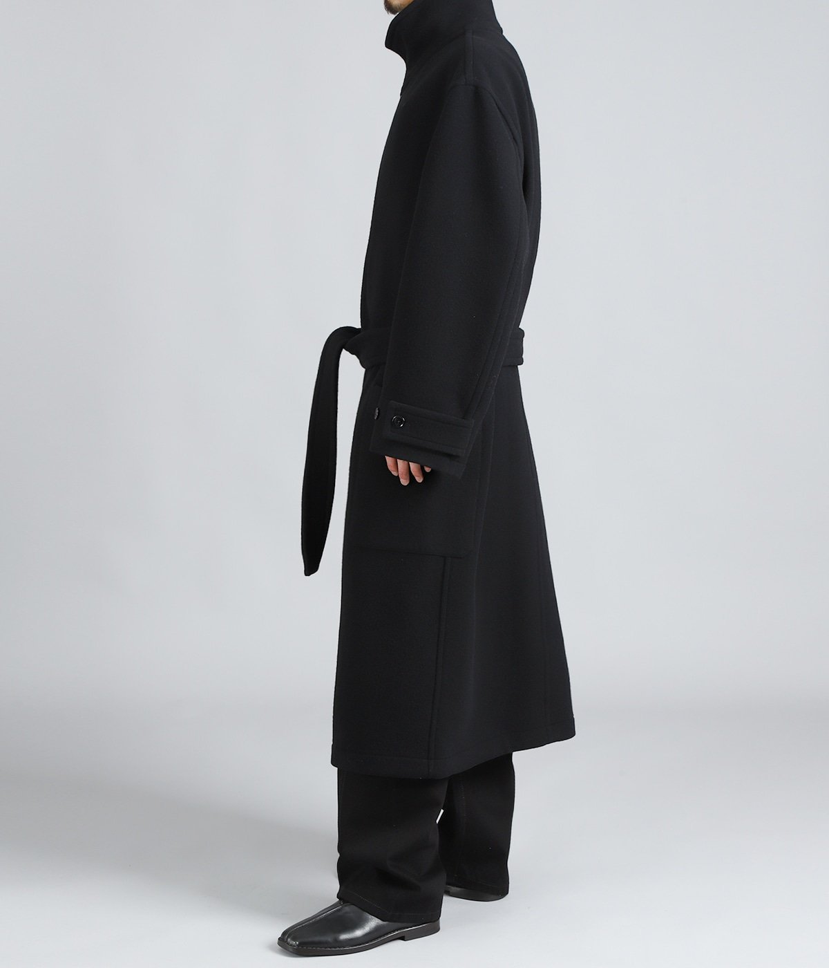 model（175cm / 60kg）B85 W75 H92 着用サイズ：S