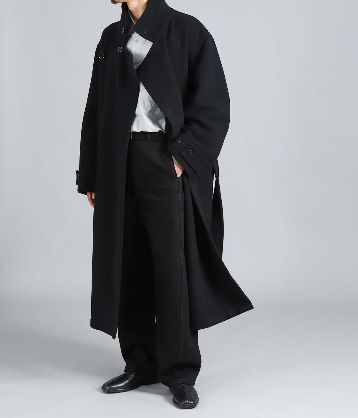 model（175cm / 60kg）B85 W75 H92 着用サイズ：S
