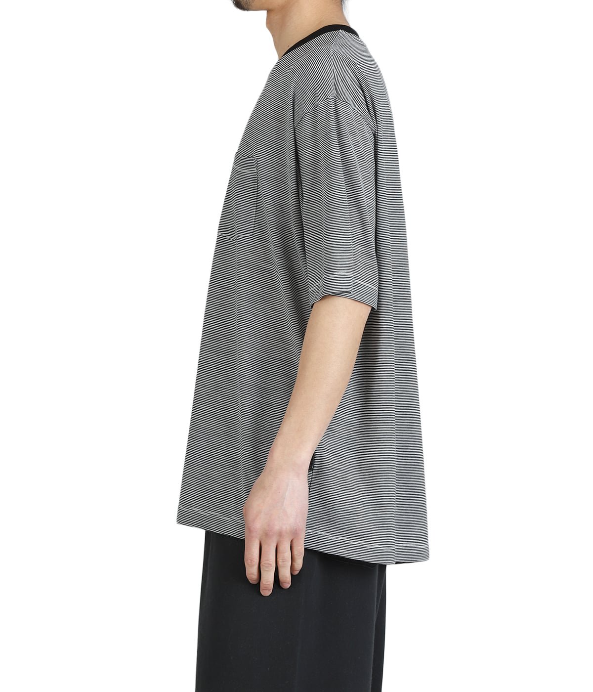 model（175cm / 60kg）B85 W75 H92 着用サイズ：L