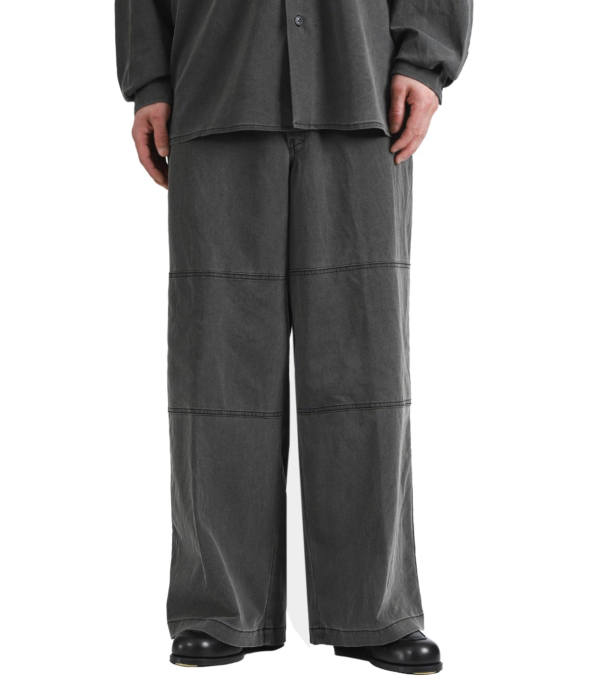 model（175cm / 60kg）B85 W75 H92 着用サイズ：M