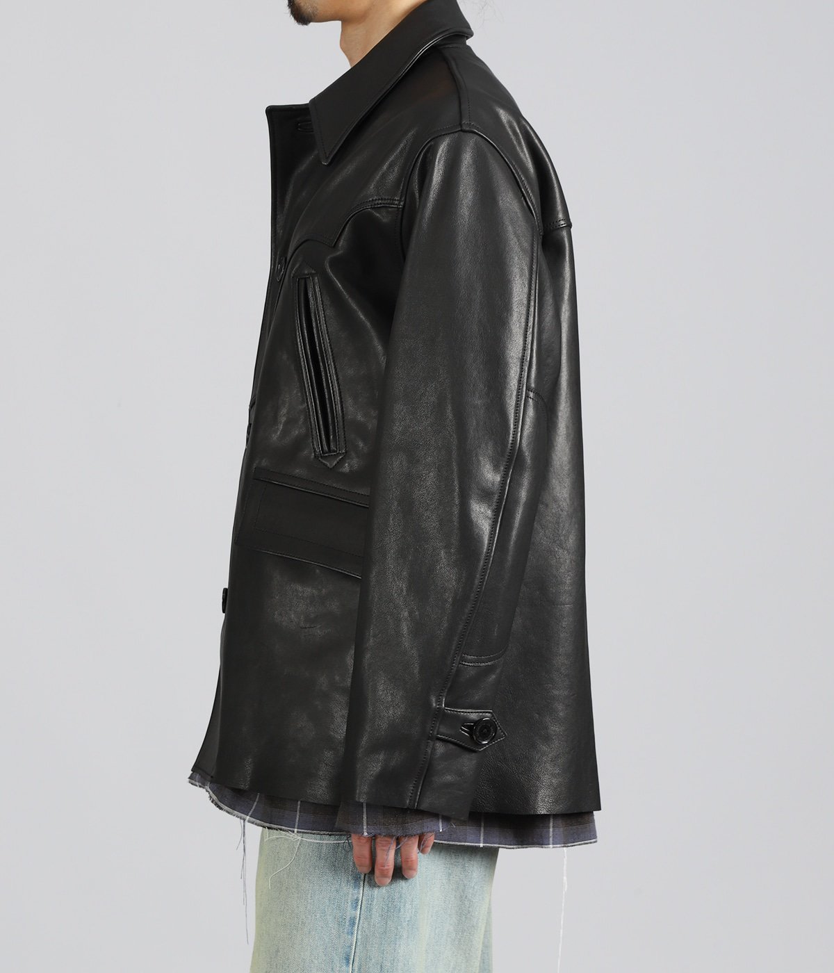 model（175cm / 60kg）B85 W75 H92 着用サイズ：M