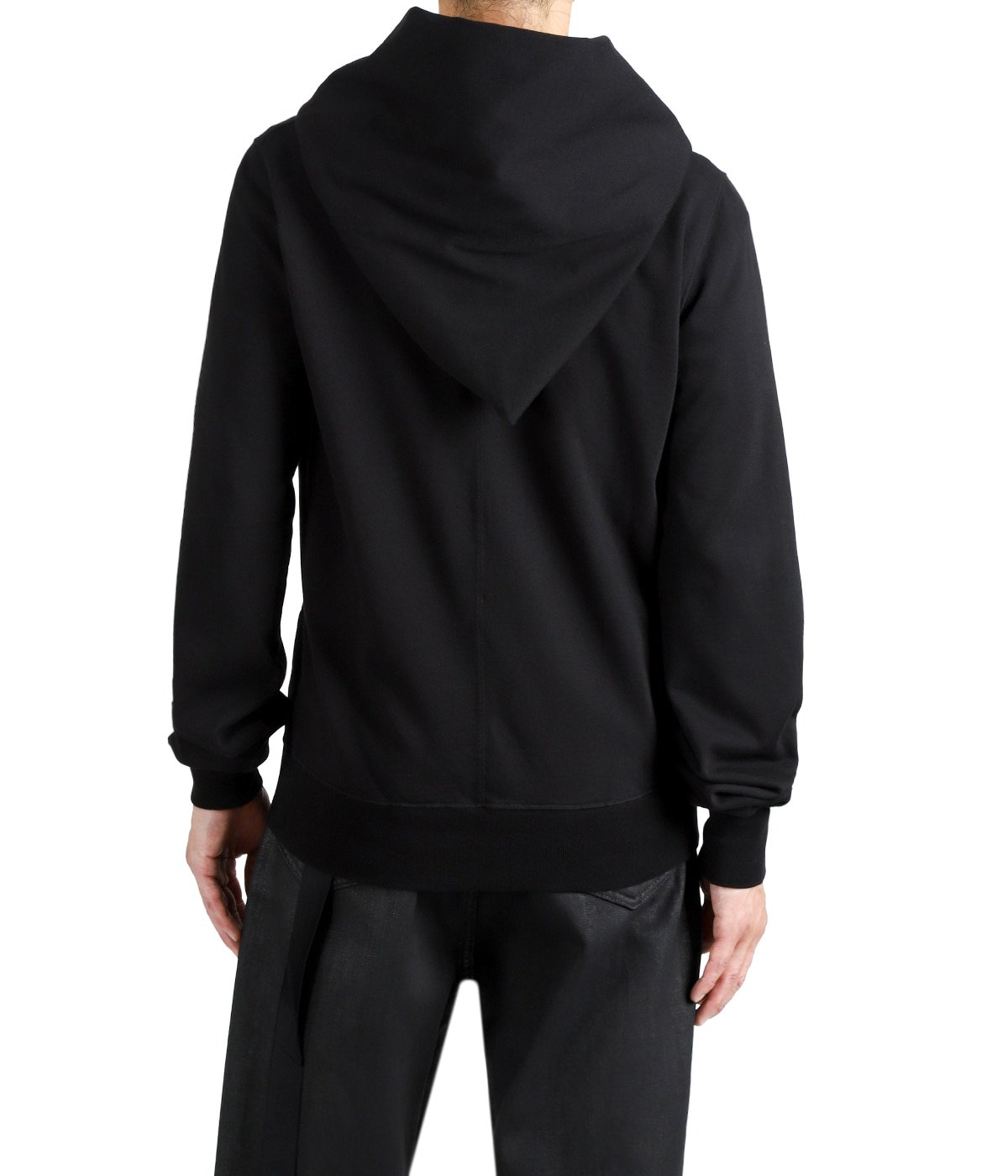 model（175cm / 60kg）B85 W75 H92 着用サイズ：XS