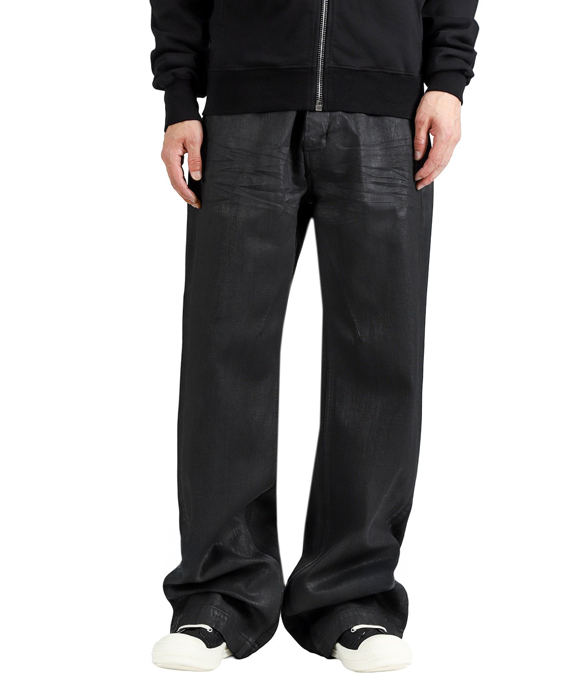 model（175cm / 60kg）B85 W75 H92 着用サイズ：29inch