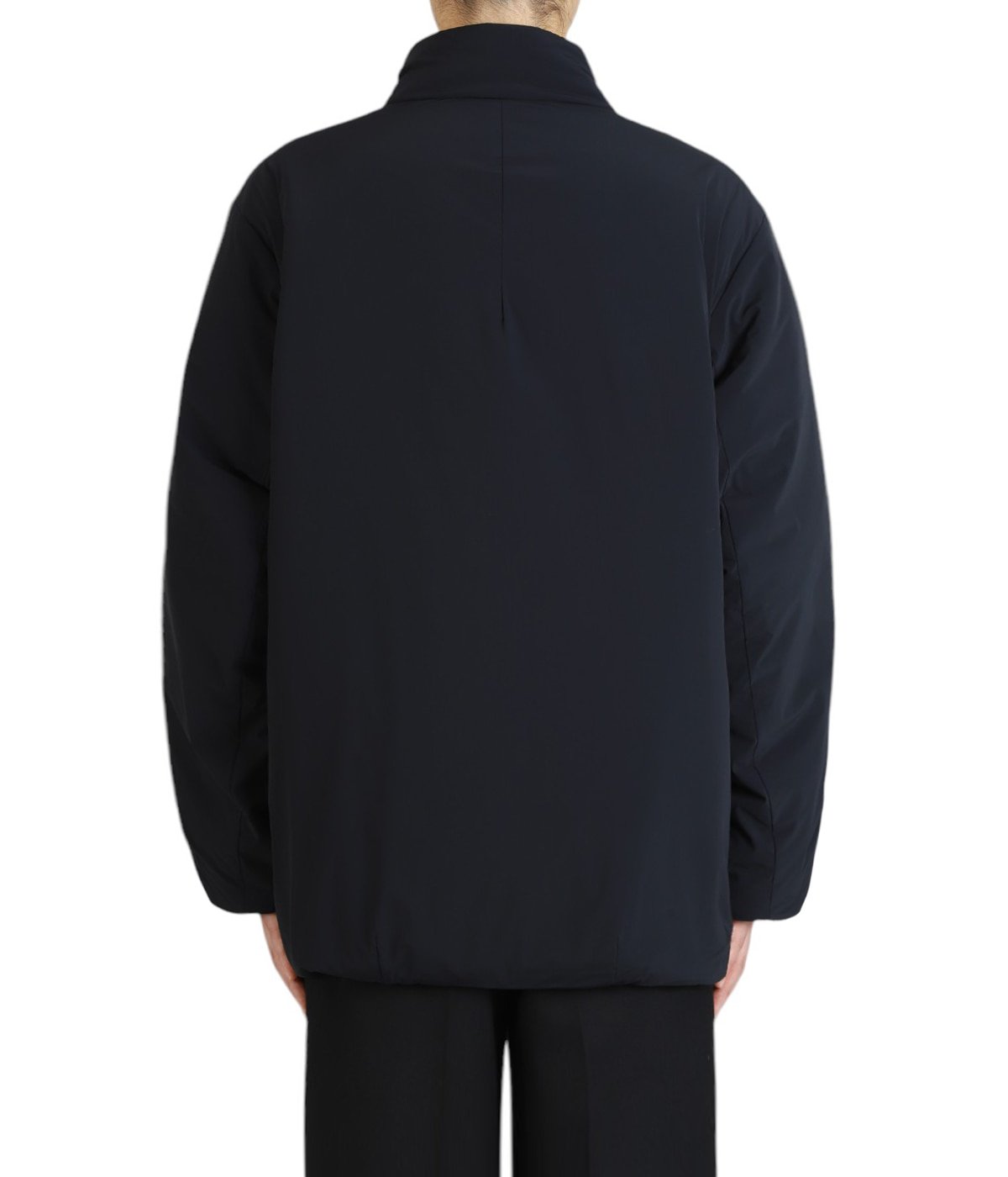 model（177cm / 62kg）B87 W73 H92 着用サイズ：L