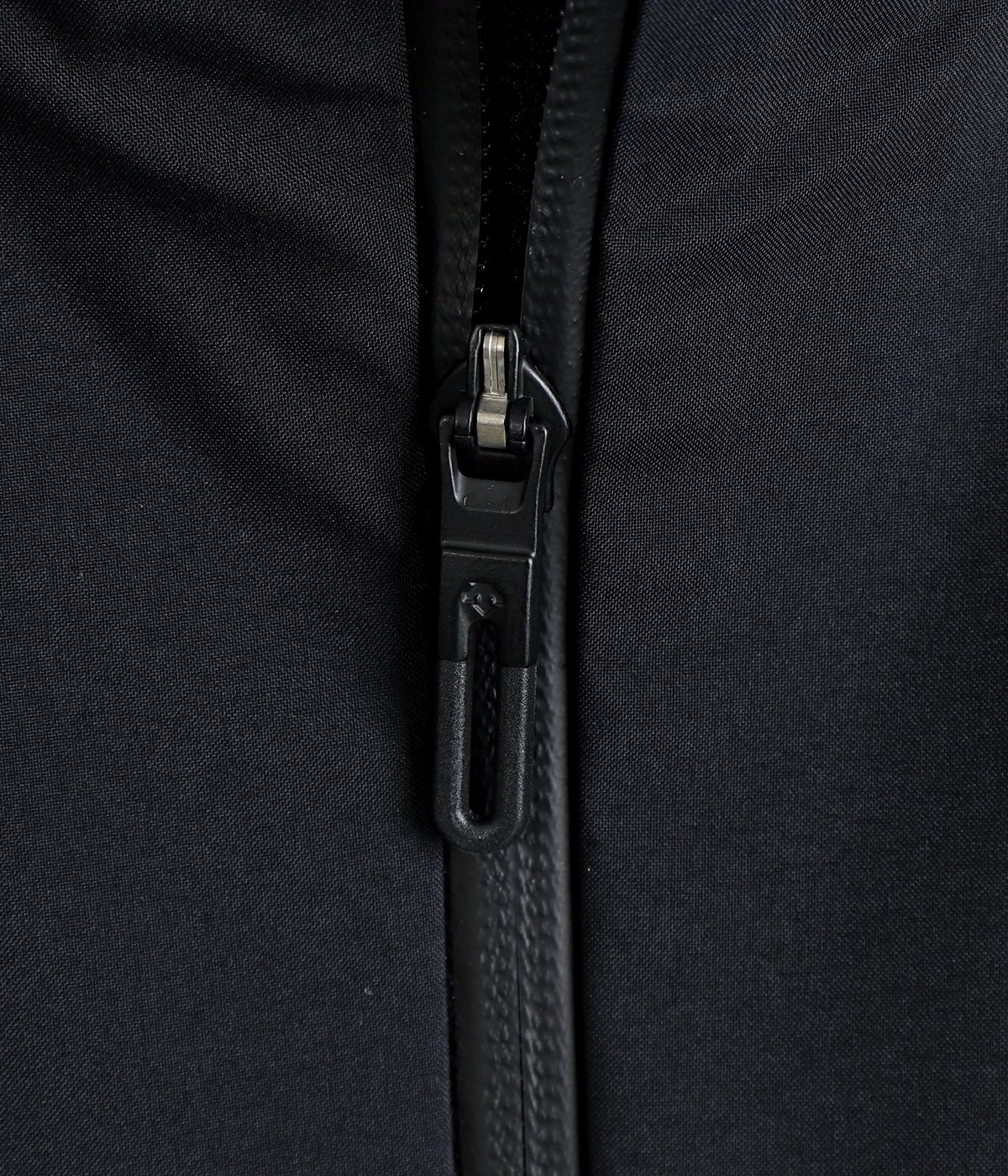 HARD SHELL JACKET “GORE-TEX C-KINT CREAS“ | DESCENTE ALLTERRAIN