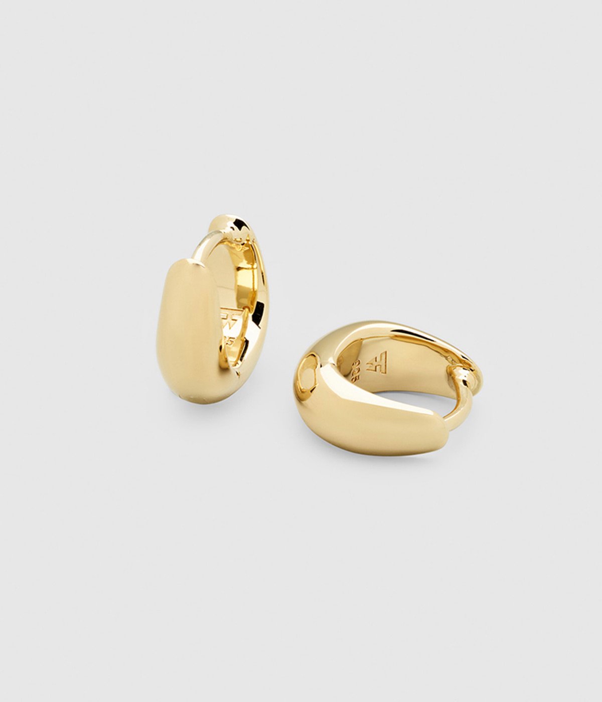 トムウッド TOM WOOD Ice Huggie Gold Earrings-