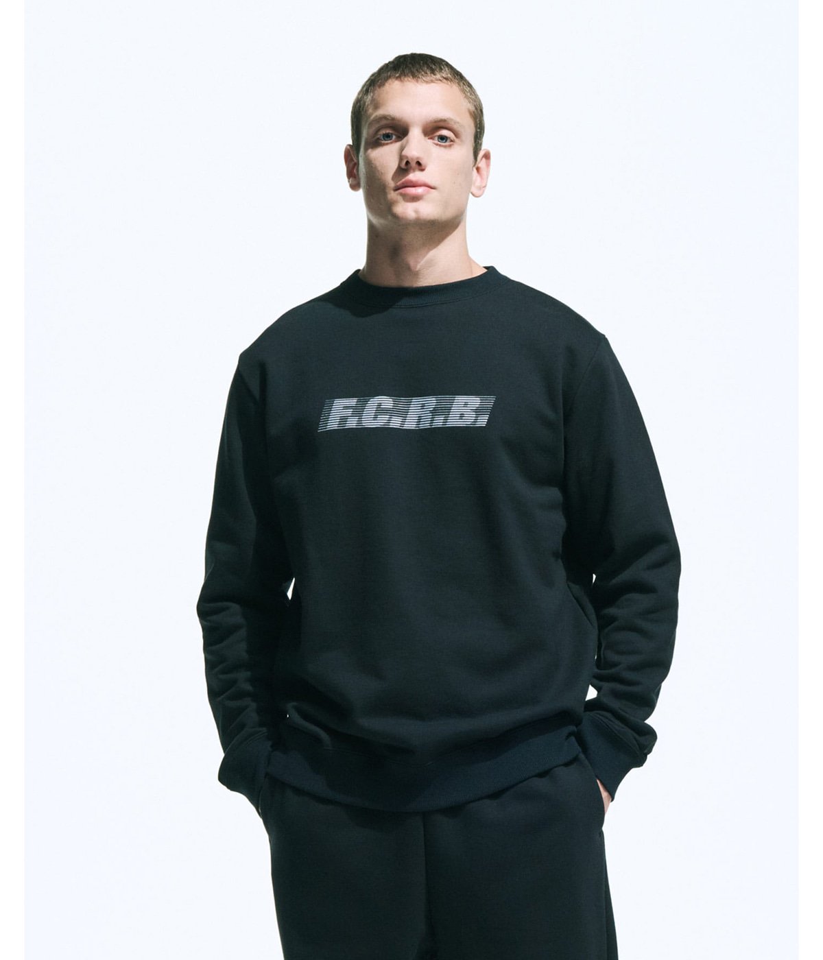 EFFECT LINE LOGO TEAM CREWNECK SWEAT | F.C.Real Bristol