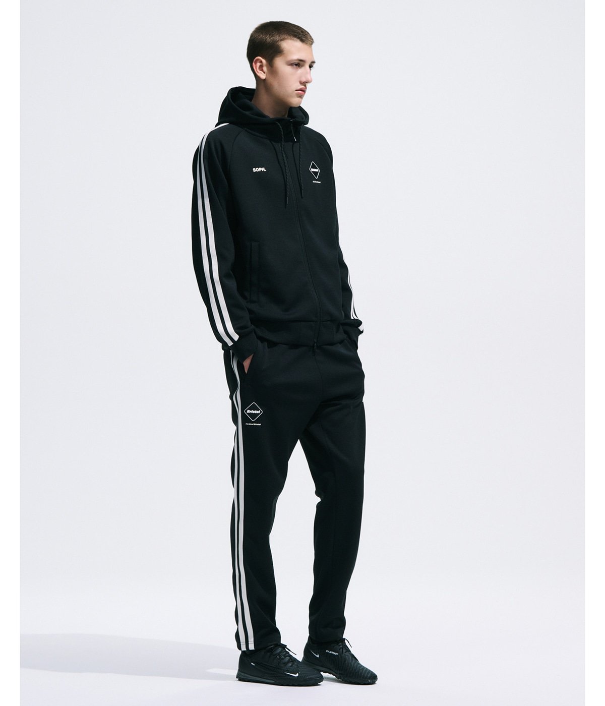 TRAINING TRACK TAPERED PANTS | F.C.Real Bristol(エフシーレアル