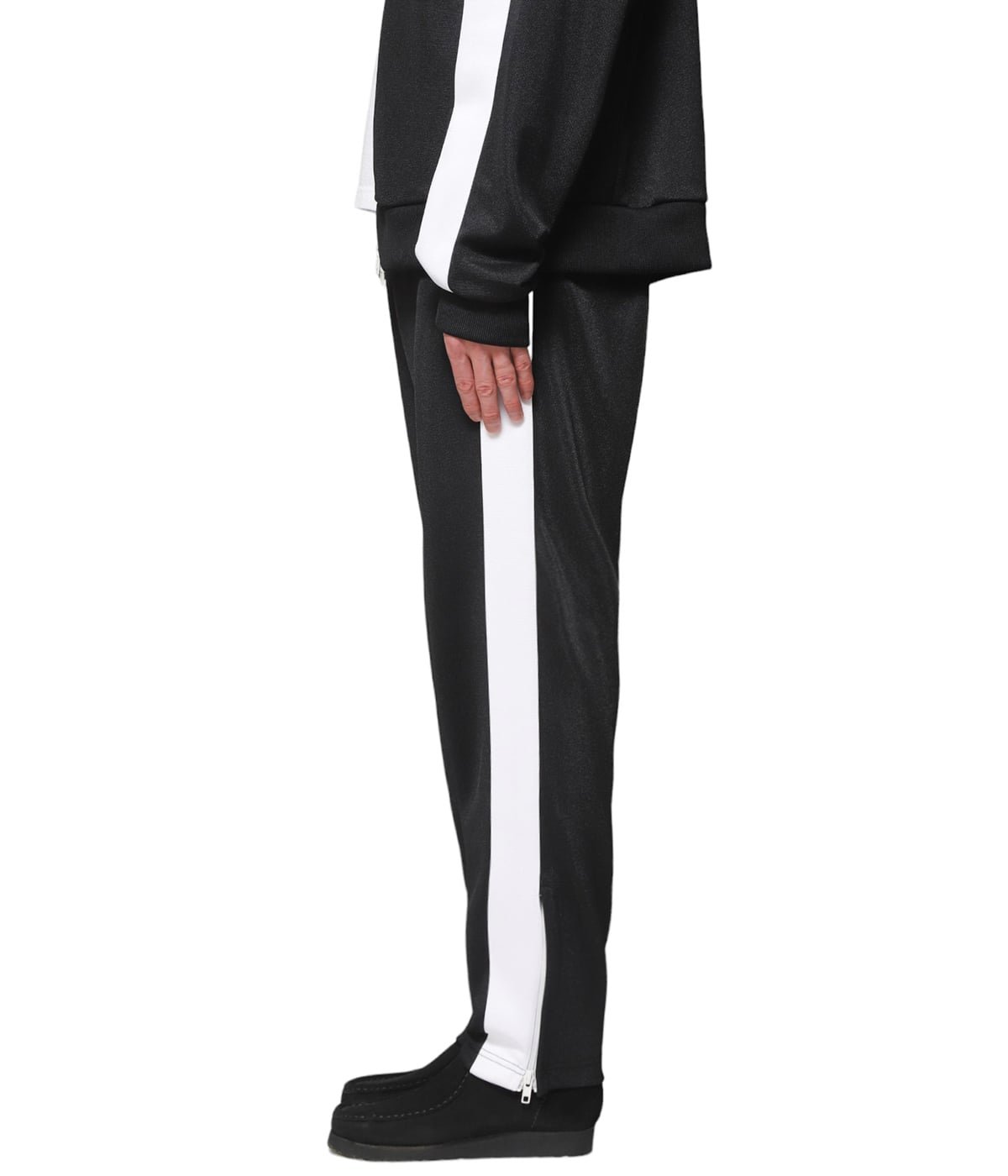 model（175cm / 60kg）B85 W75 H92 着用サイズ：M
