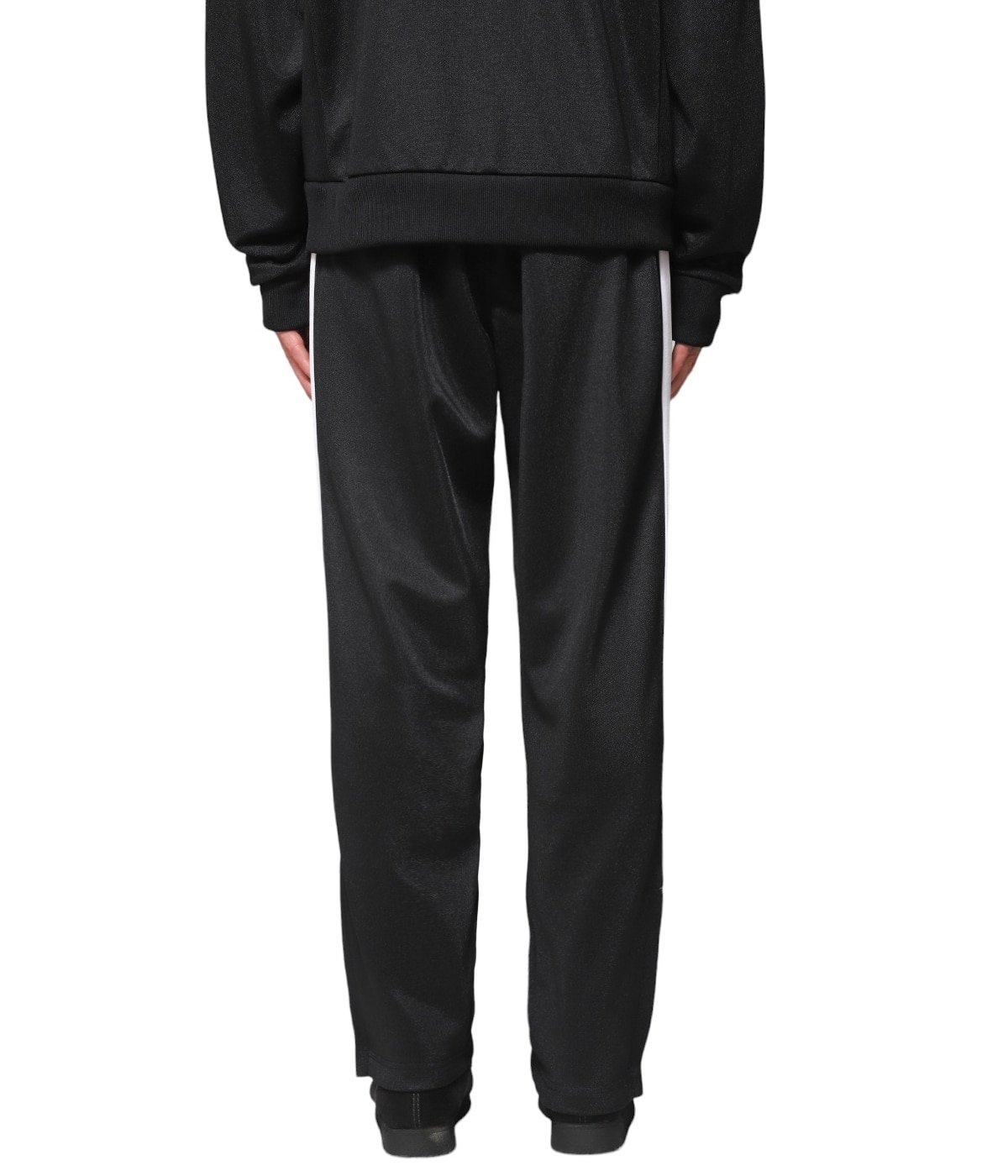 model（175cm / 60kg）B85 W75 H92 着用サイズ：M