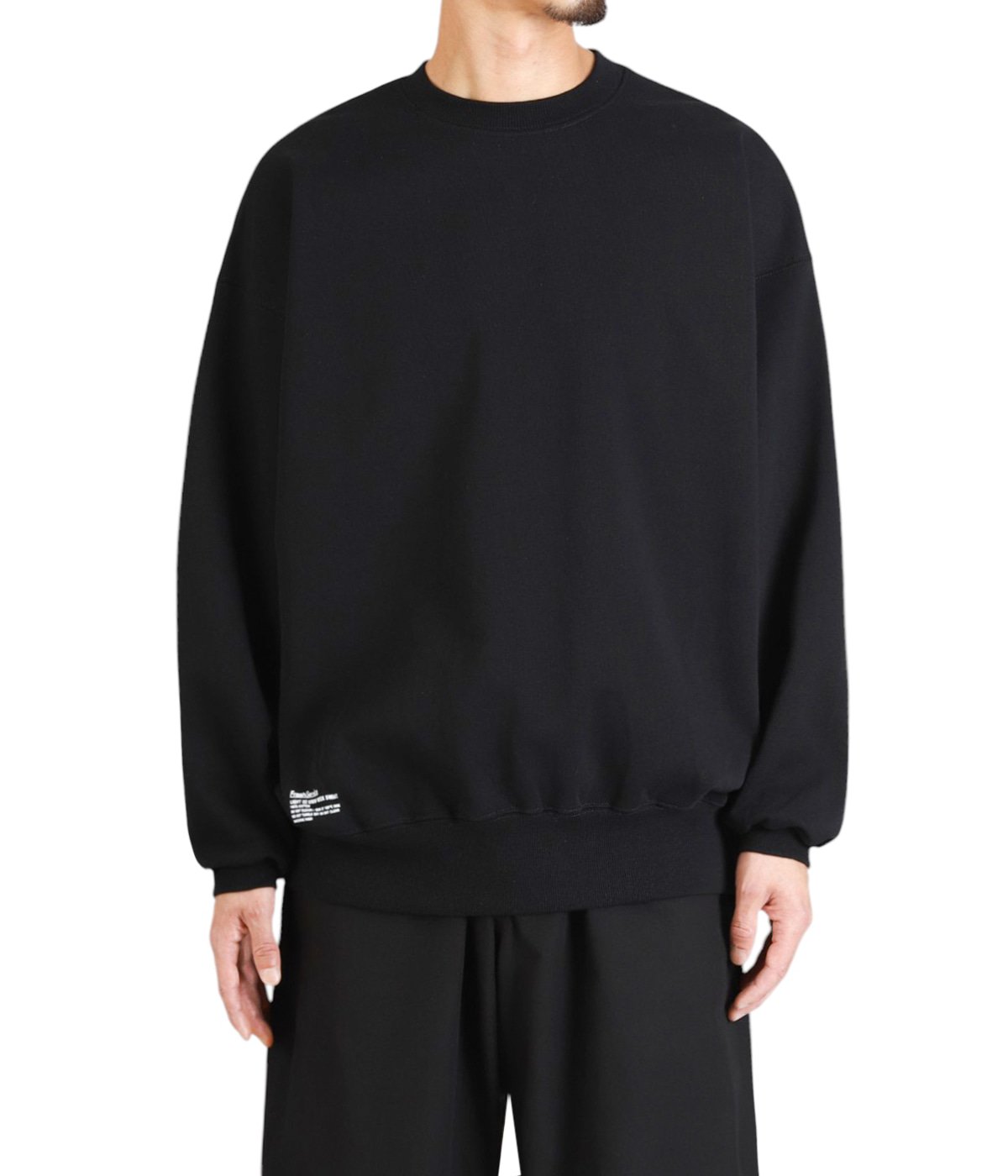 model（175cm / 60kg）B85 W75 H92 着用サイズ：M