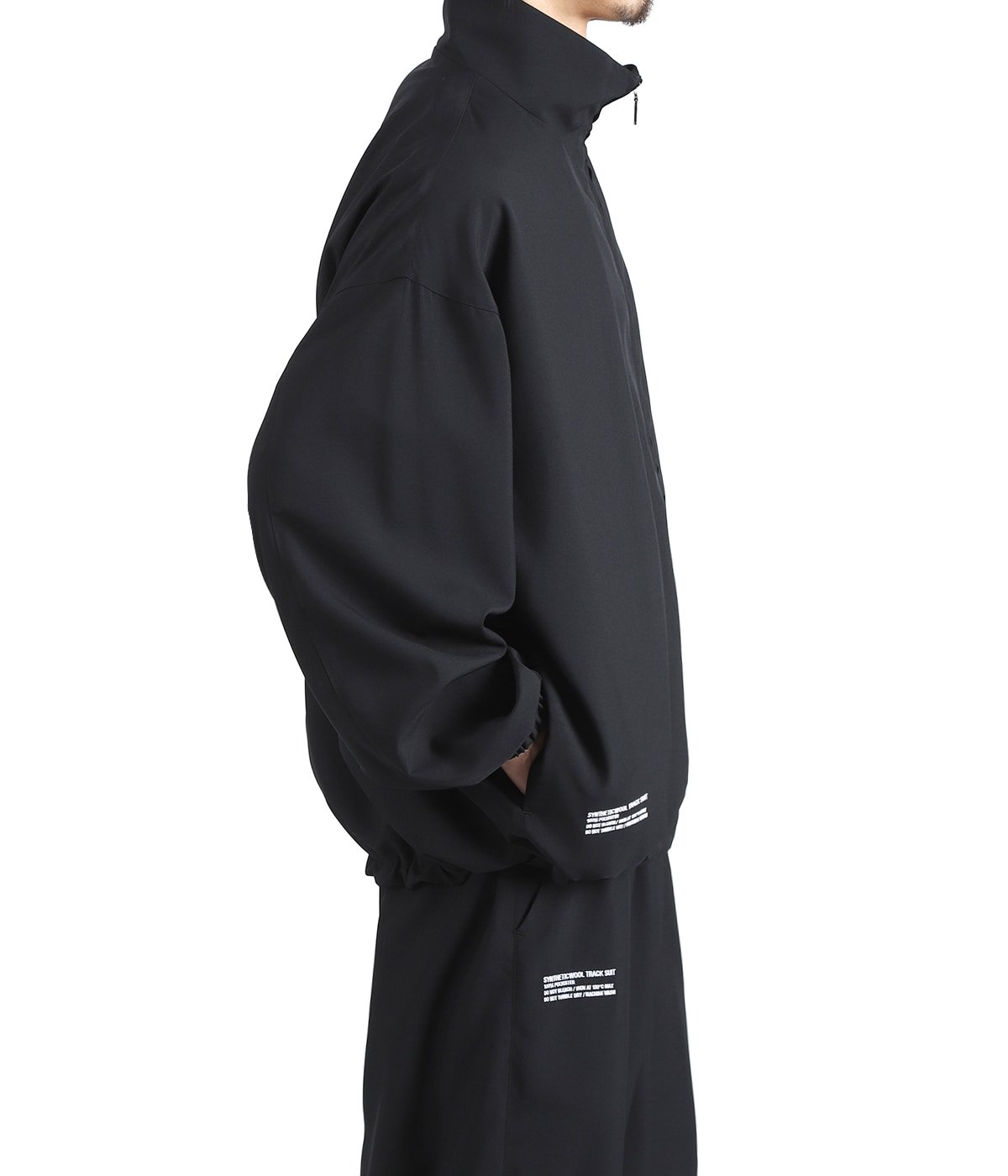 model(175cm / 60kg)B85 W75 H92 着用サイズ：M