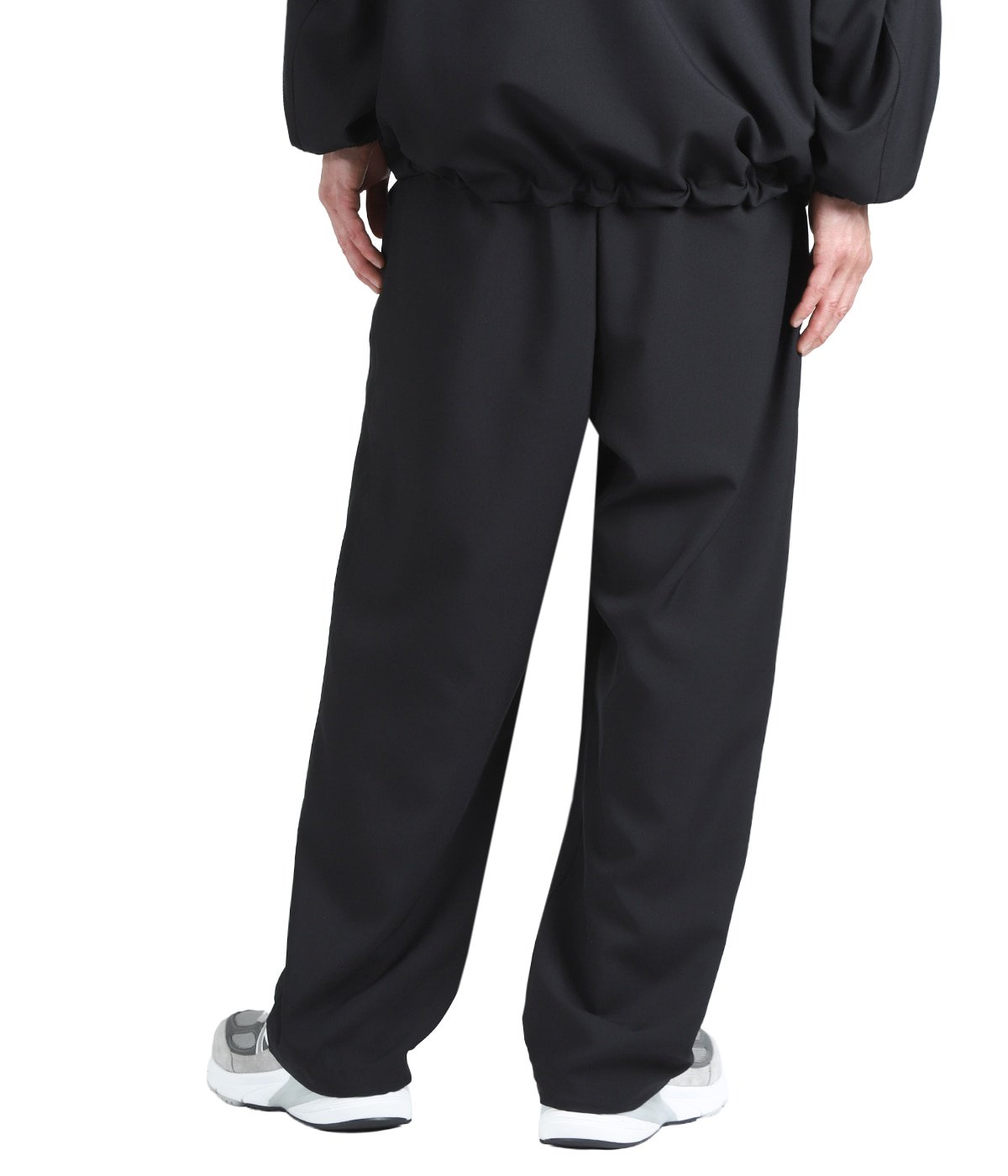 model(175cm / 60kg)B85 W75 H92 着用サイズ：M