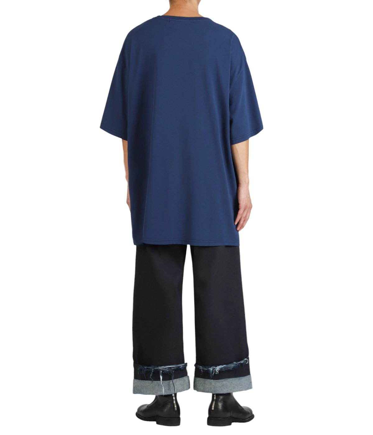 model（175cm / 60kg）B85 W75 H92 着用サイズ：S