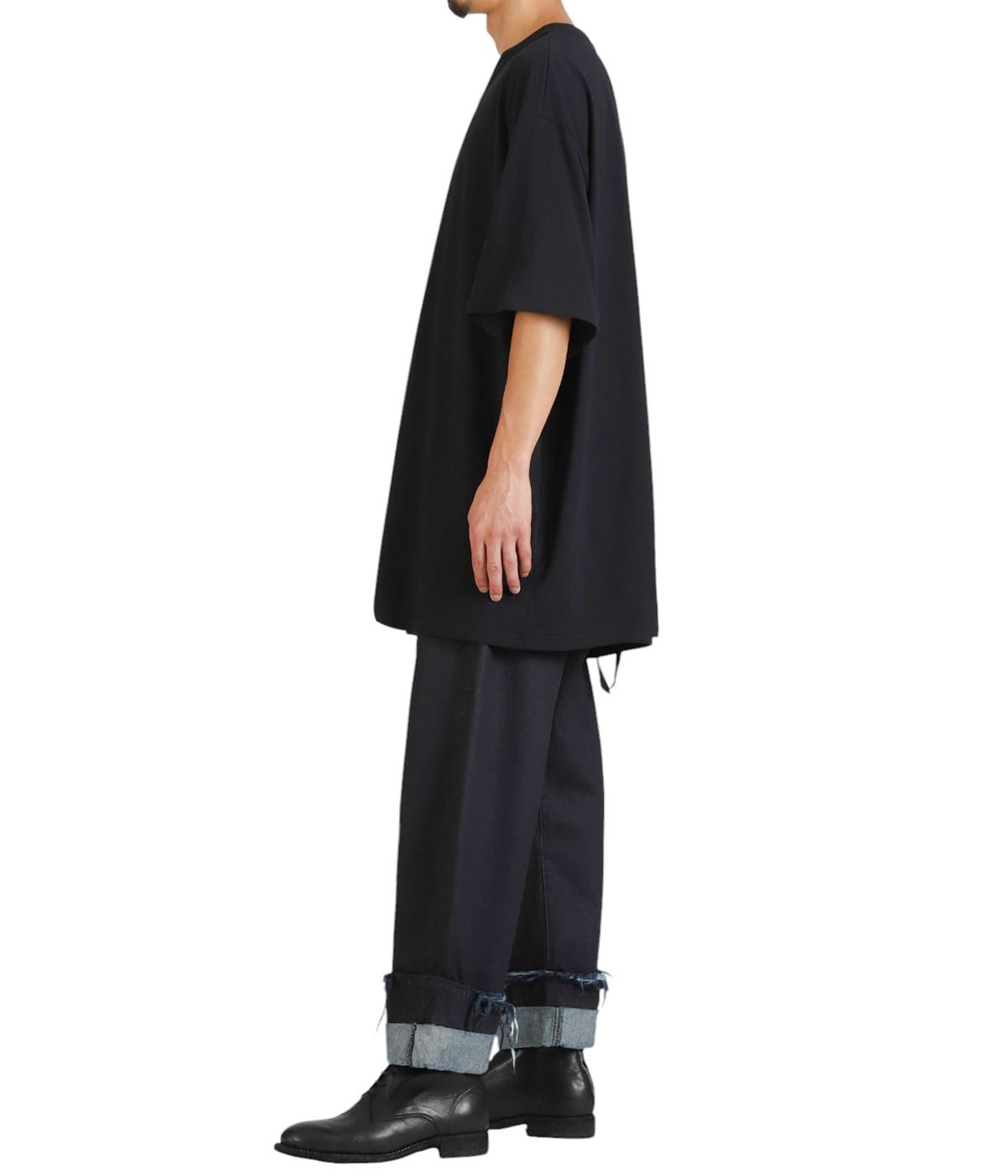 model（175cm / 60kg）B85 W75 H92 着用サイズ：S