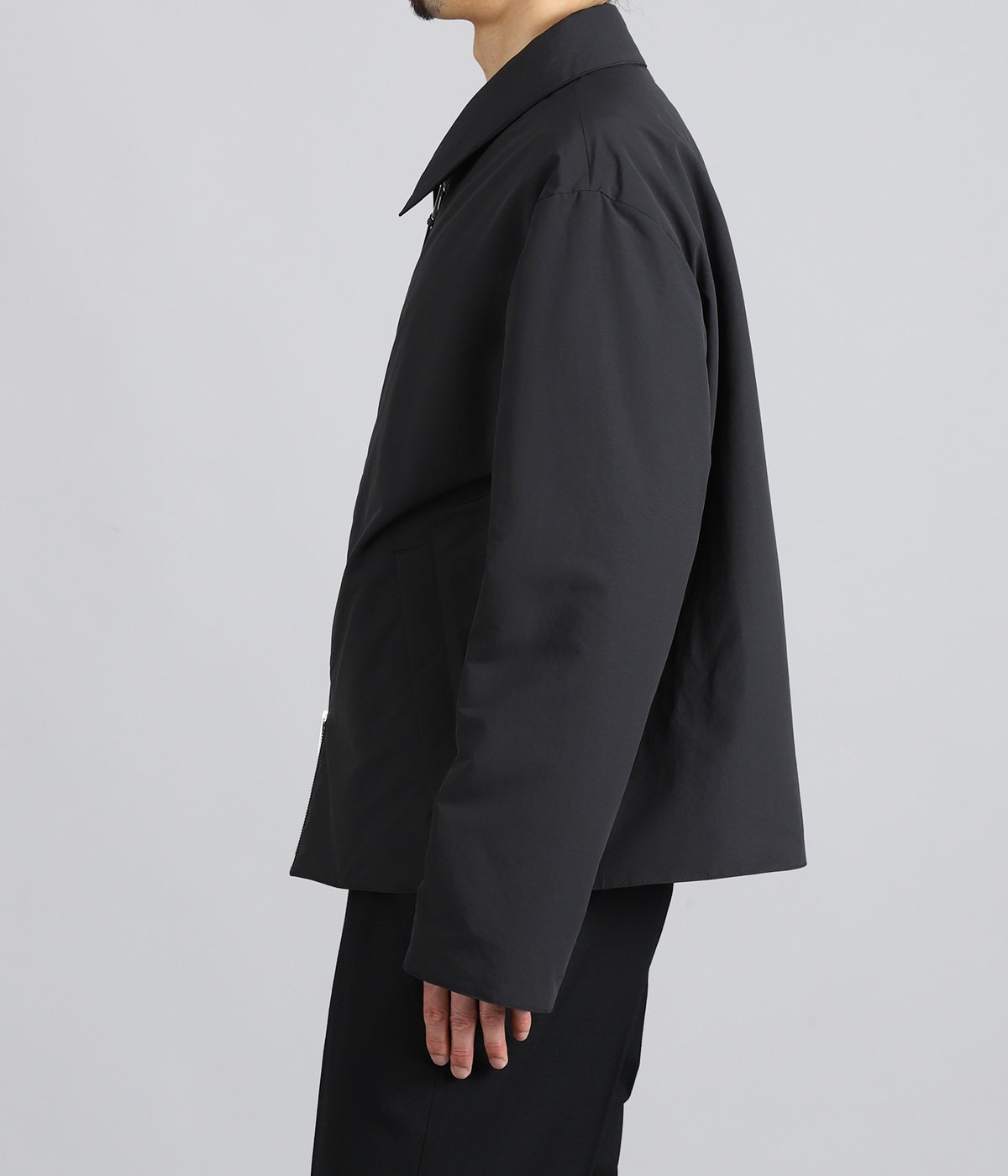 model（175cm / 60kg）B85 W75 H92 着用サイズ：38