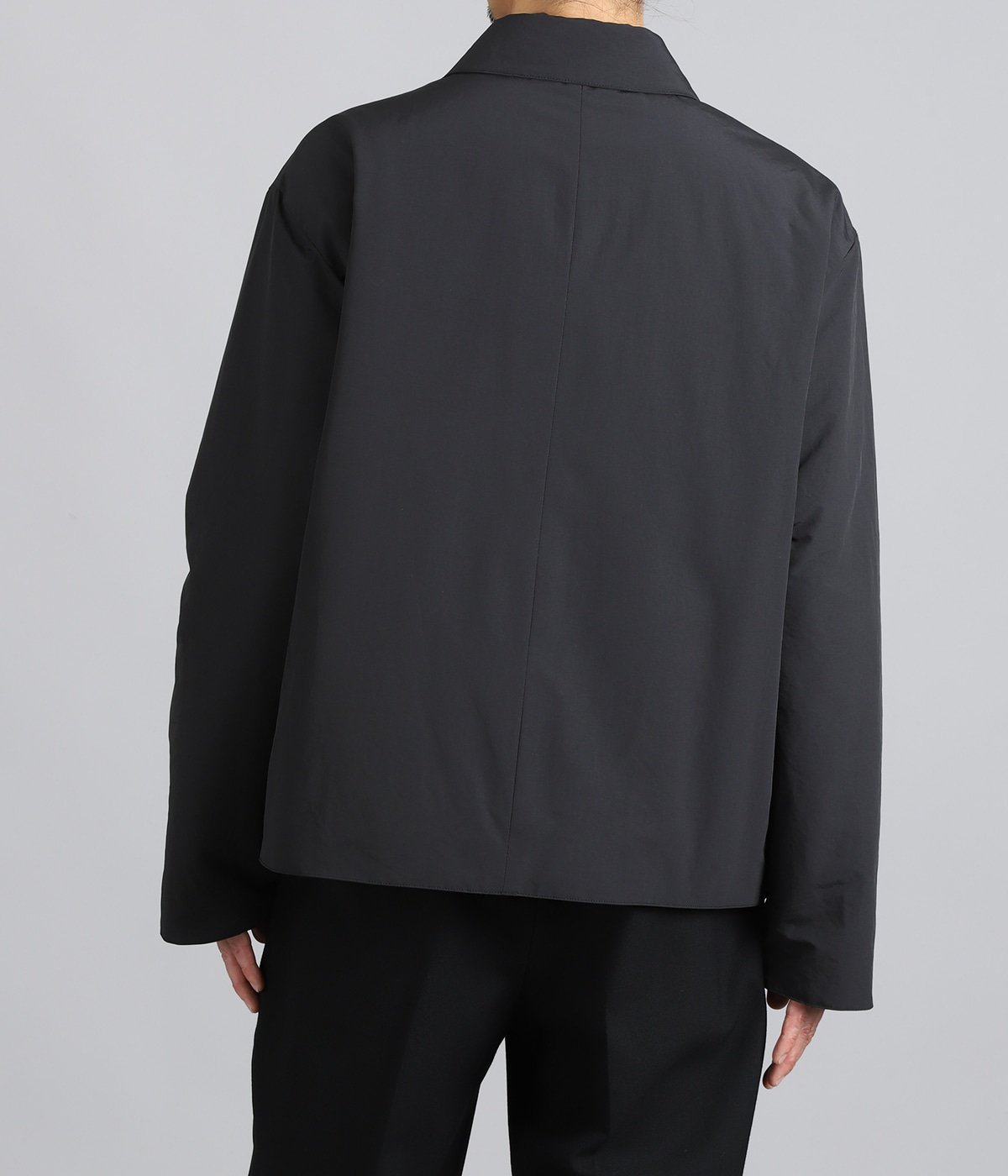 model（175cm / 60kg）B85 W75 H92 着用サイズ：38