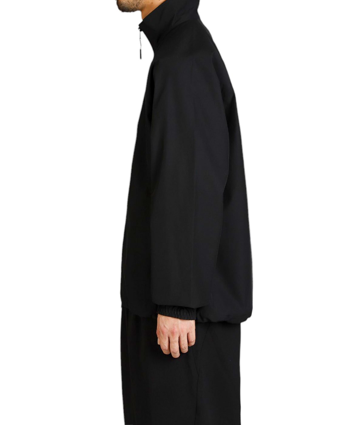 model（184cm / 63kg）B85 W80 H102 着用サイズ：3