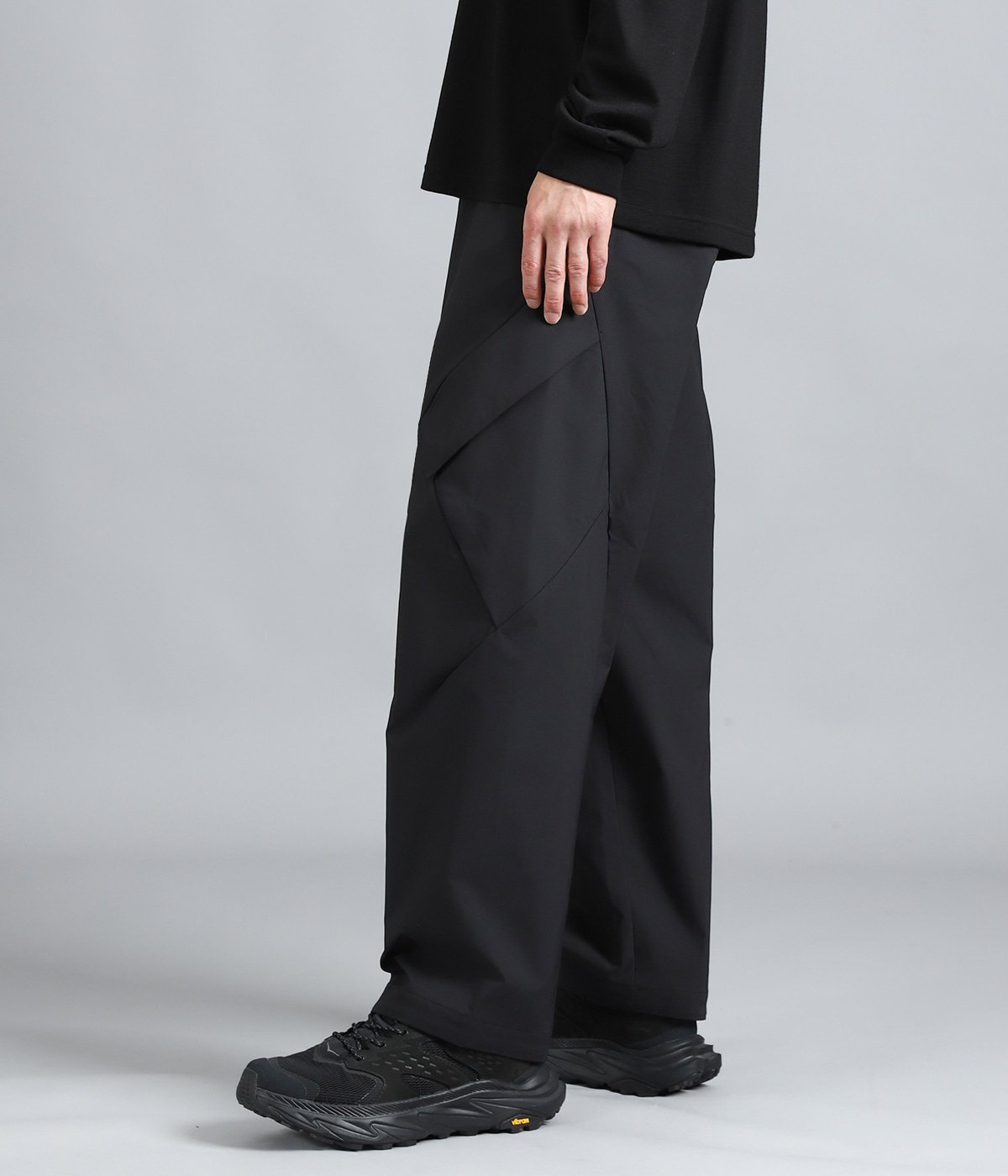model(175cm / 60kg)B85 W75 H92 着用サイズ：2