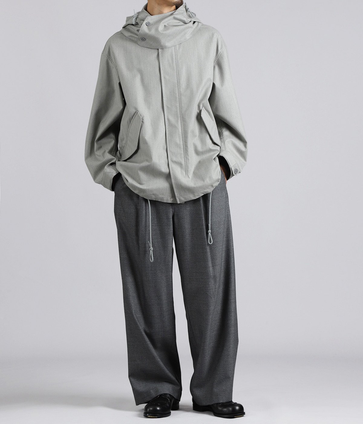 model（175cm / 60kg）B85 W75 H92 着用サイズ：1
