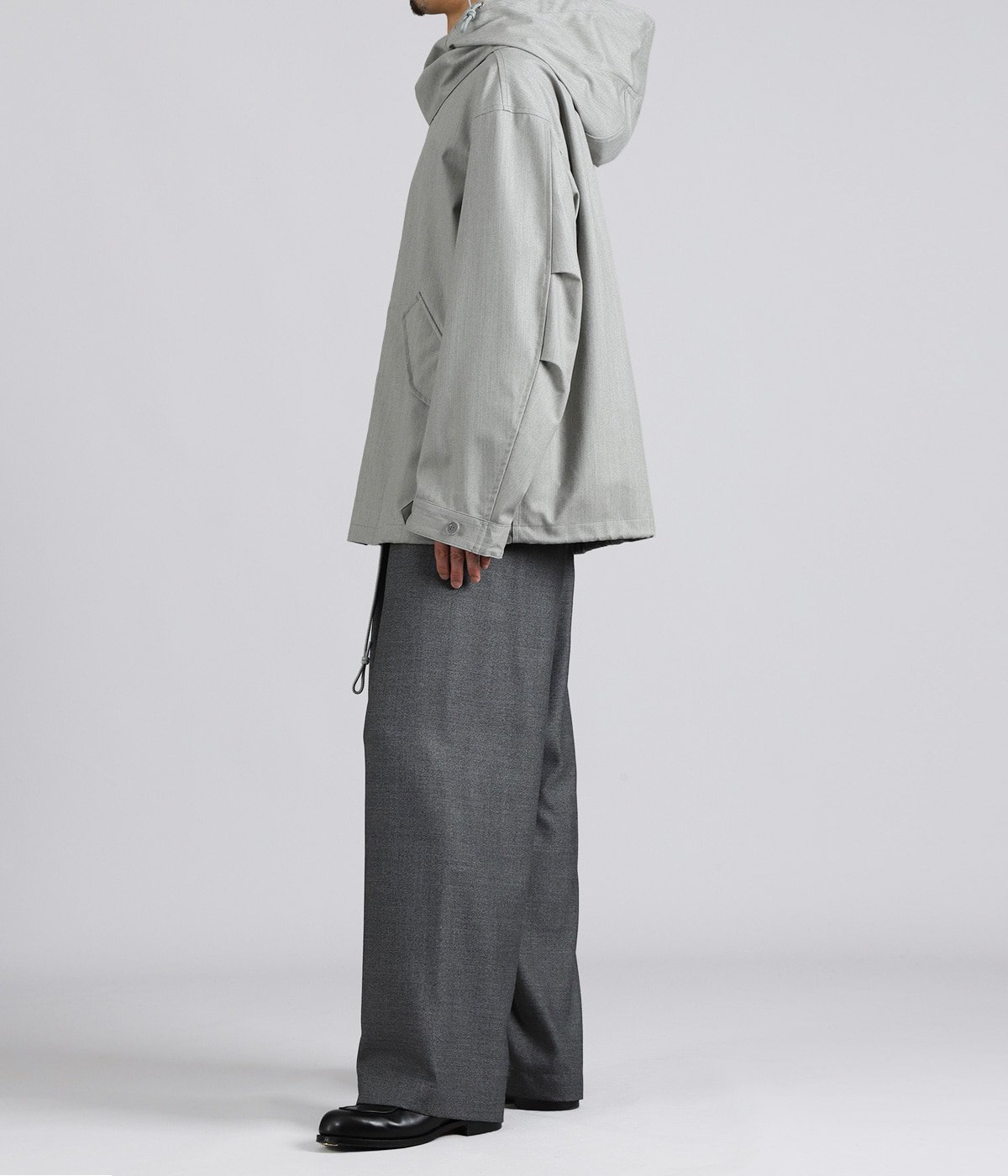 model（175cm / 60kg）B85 W75 H92 着用サイズ：1