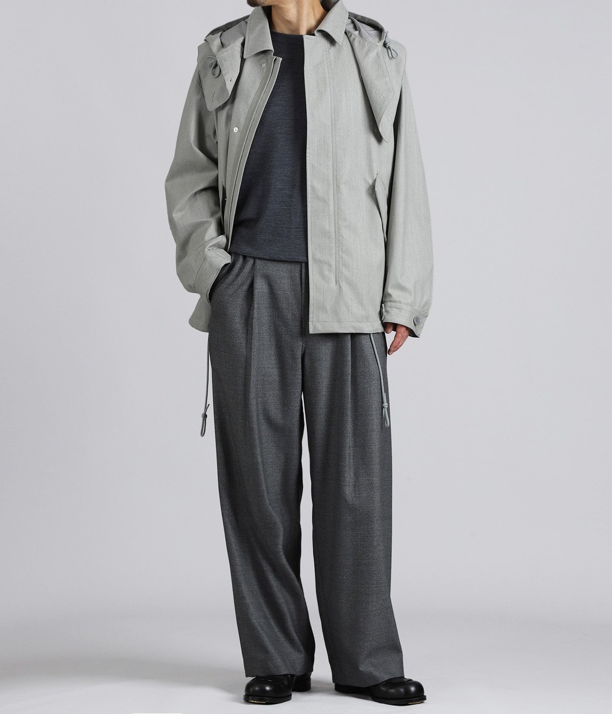 model（175cm / 60kg）B85 W75 H92 着用サイズ：1