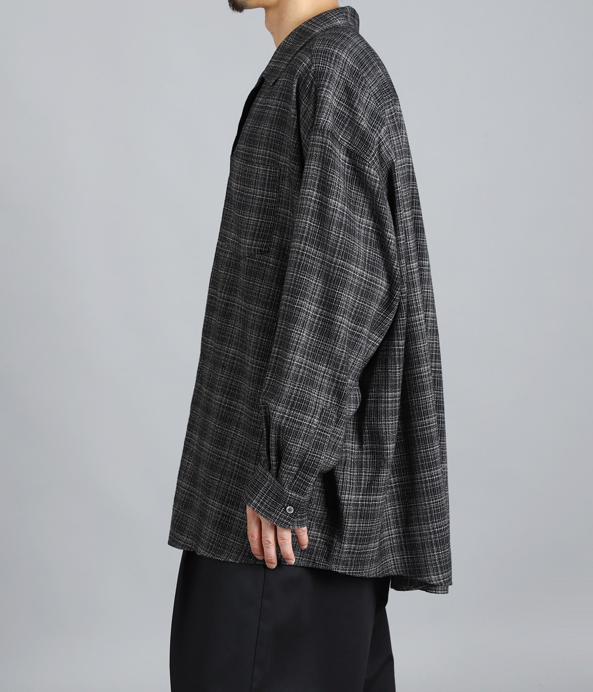 model（175cm / 60kg）B85 W75 H92 着用サイズ：1