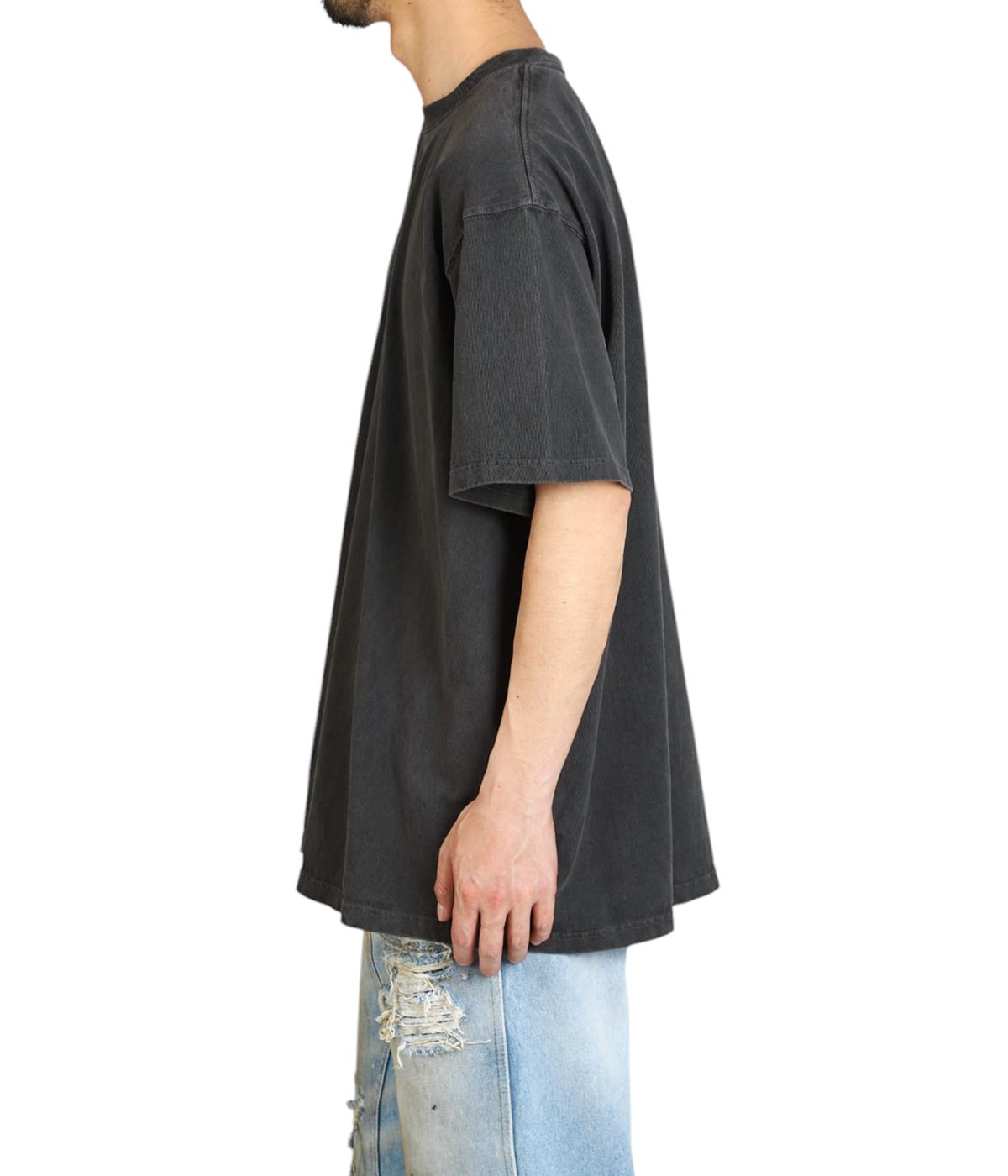 model（184cm / 63kg）B85 W80 H102 着用サイズ：XXXL