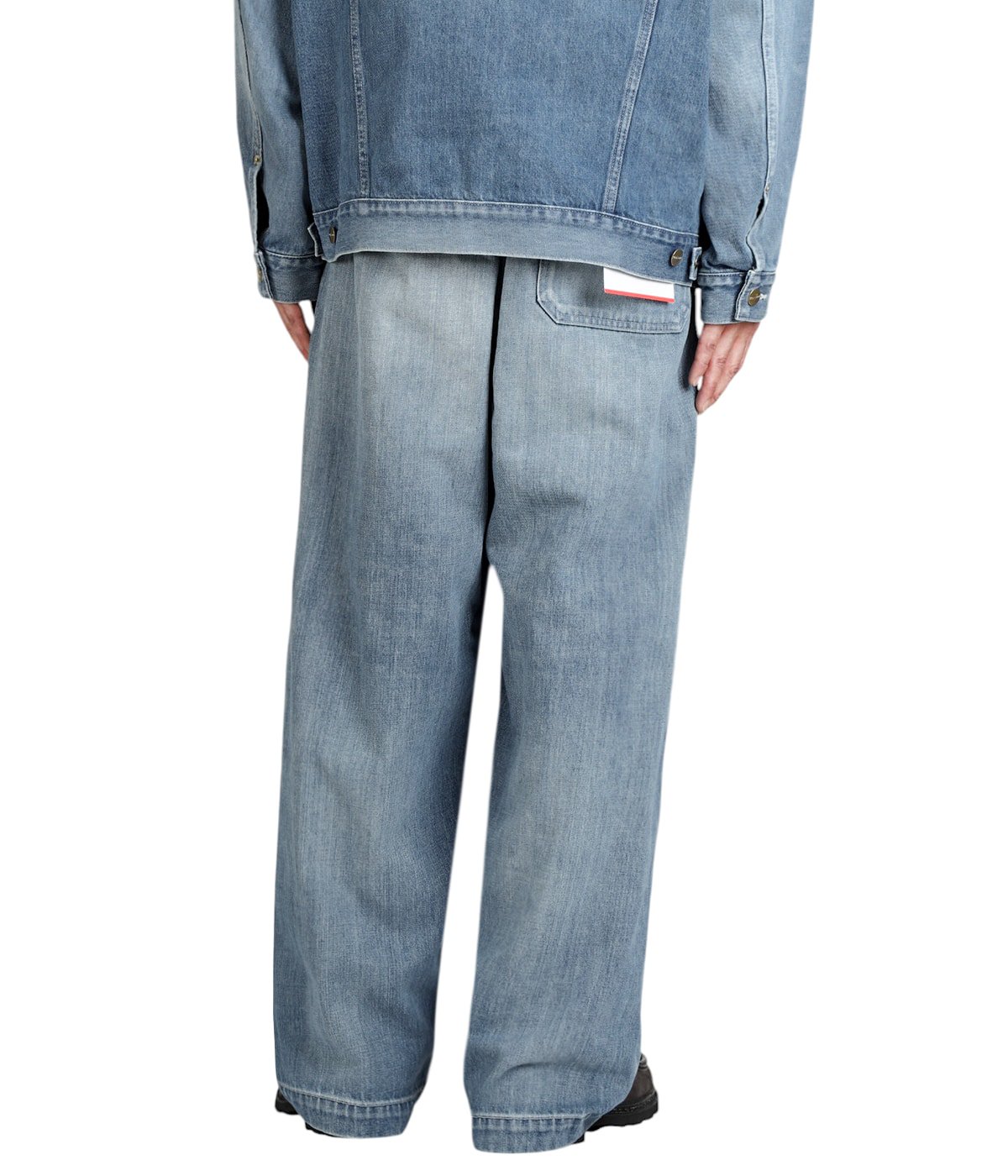 model(175cm / 60kg)B85 W75 H92 着用サイズ：2