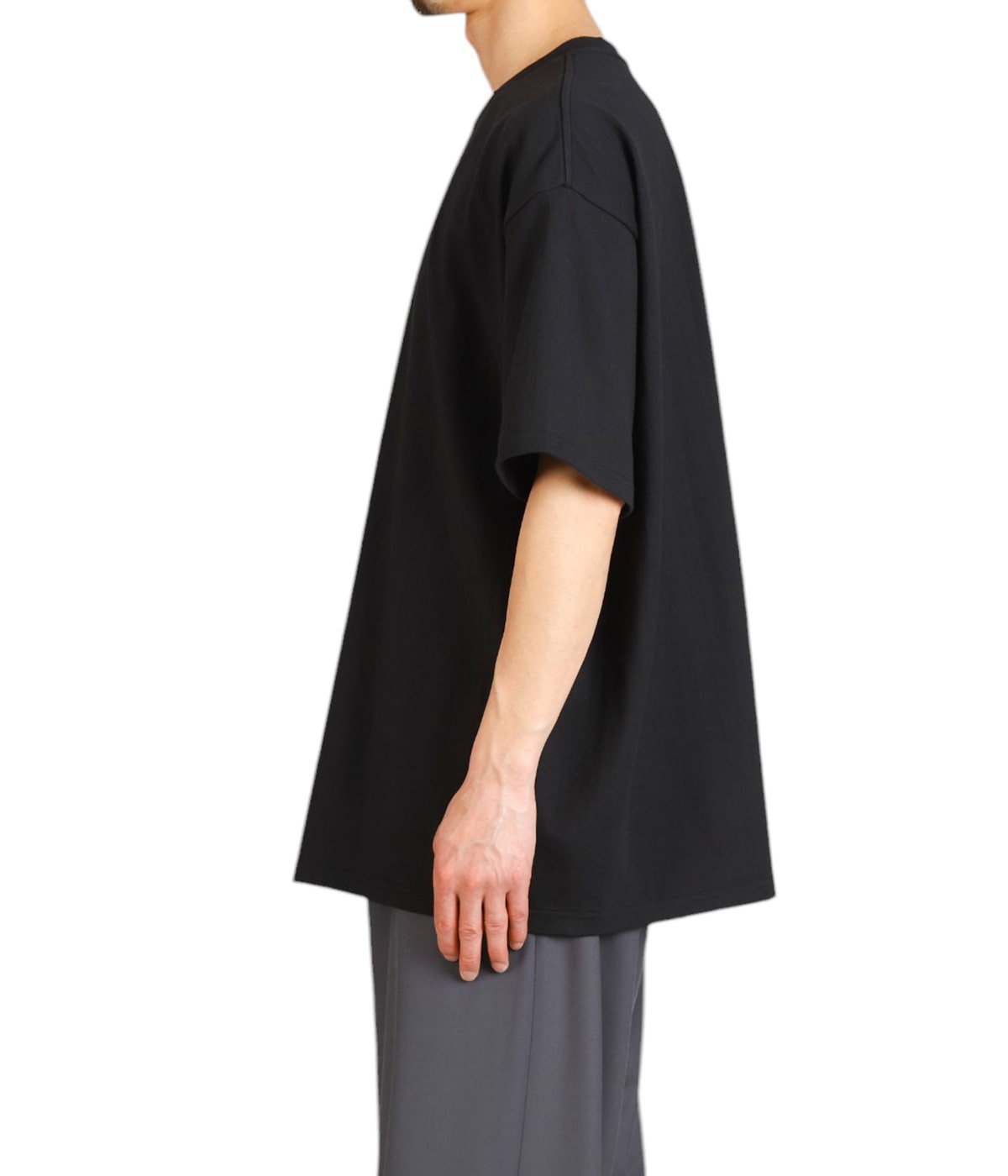 model（175cm / 60kg）B85 W75 H92 着用サイズ：FREE(ONE)